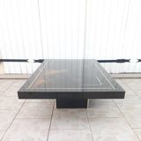 Table basse laquée à décor solaire