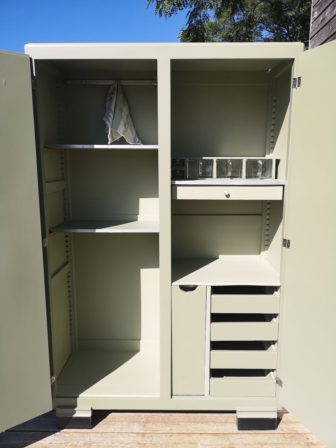 Renovated compact Mado buffet