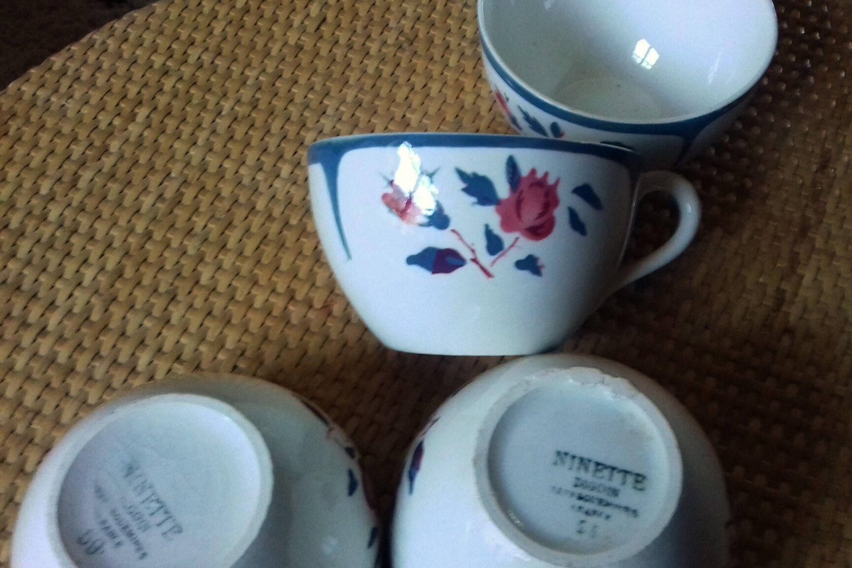 Lot 4 tea cups Digoin Sarreguemines Ninette
