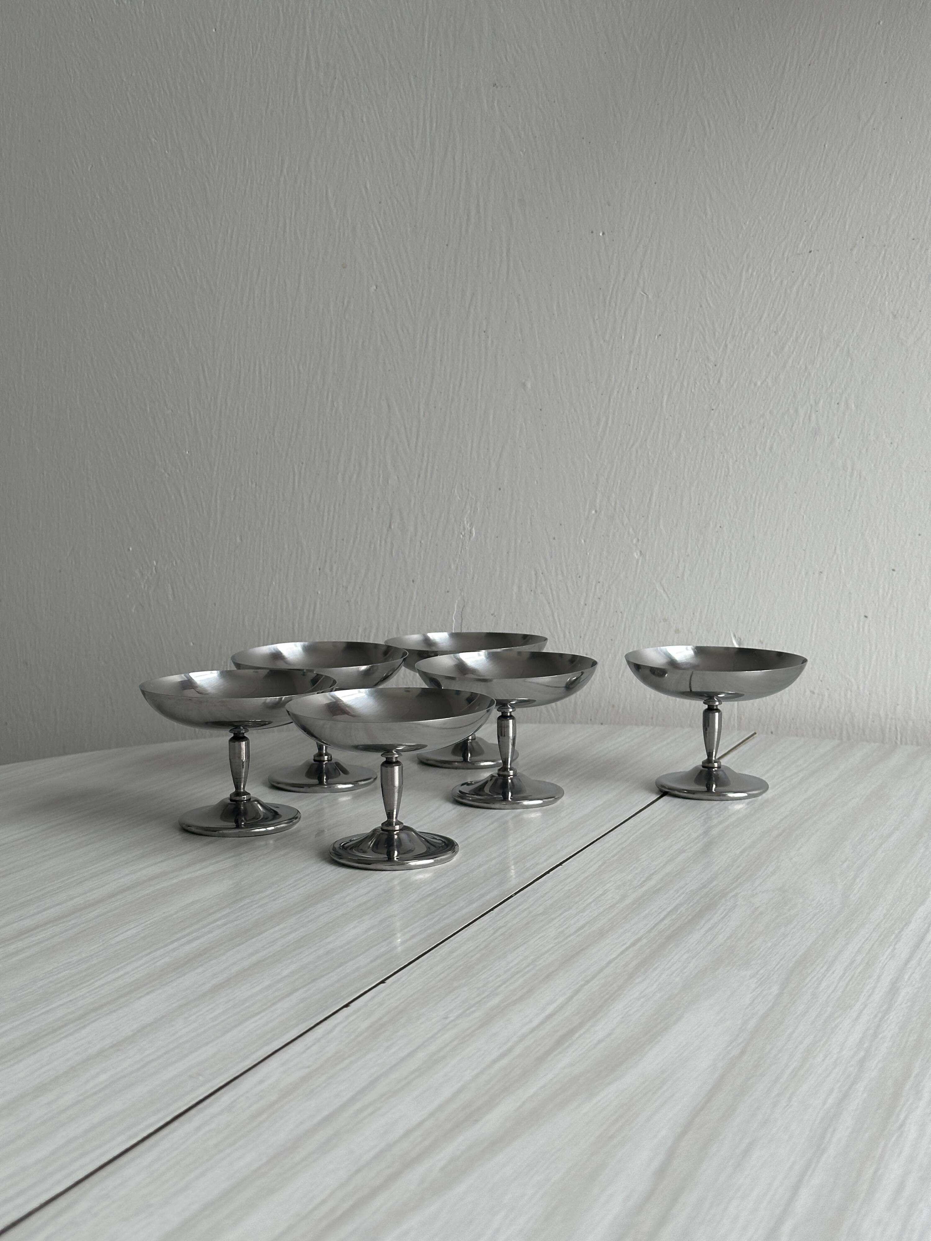 6 coupelles sur pied en inox style Letang Remy