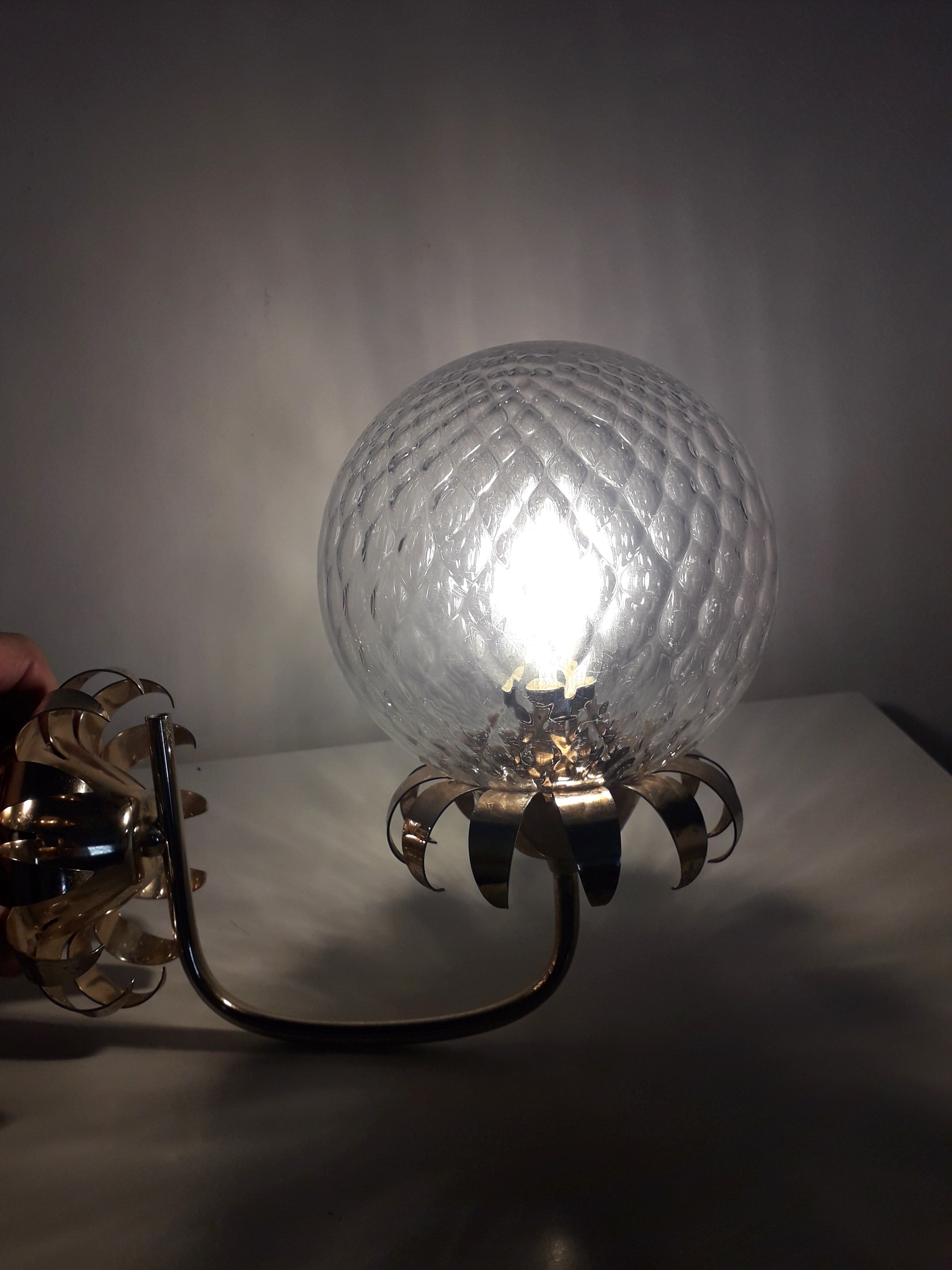Applique murale en laiton et globe verre - 1950