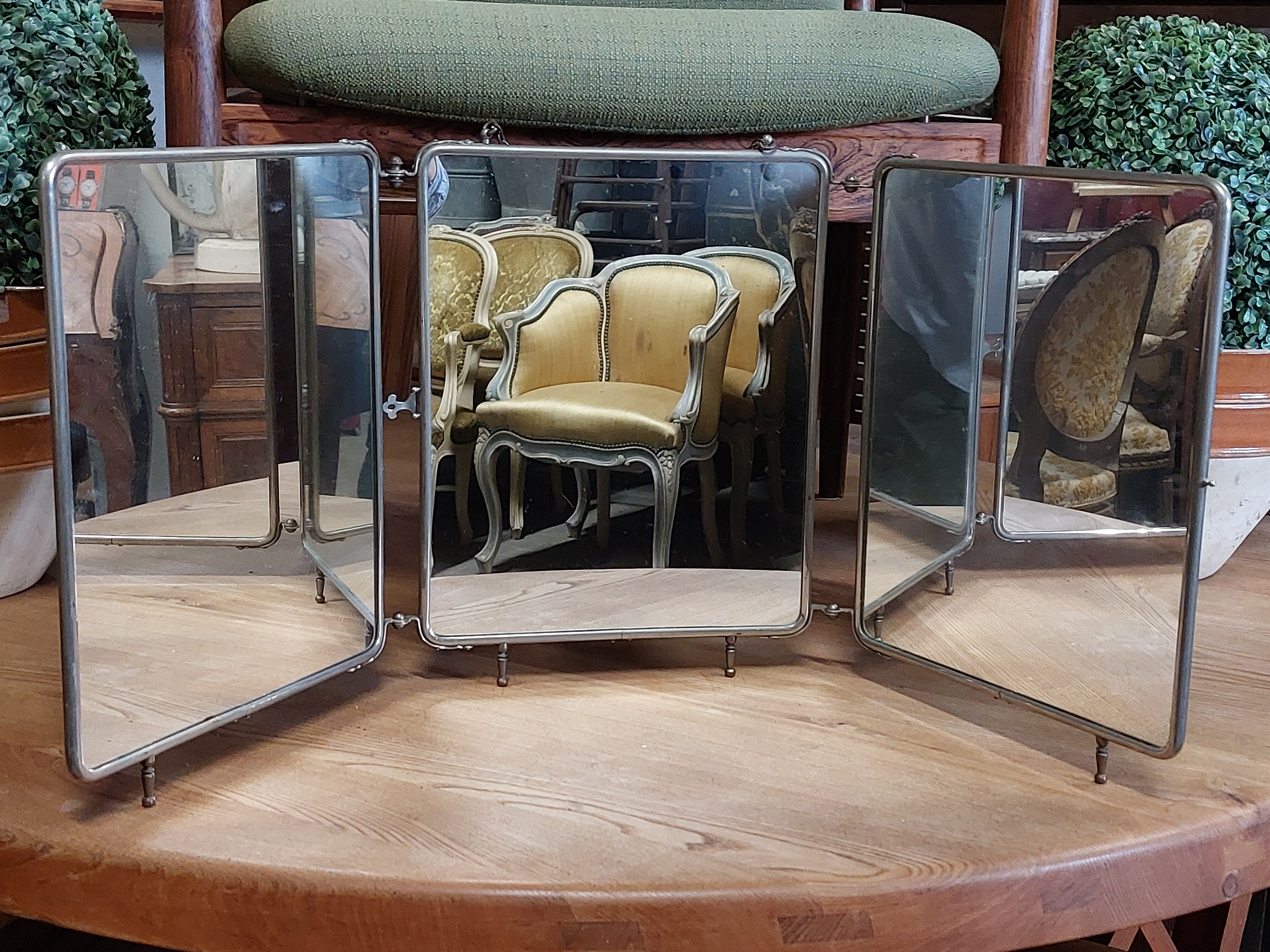 Miroir de barbier triptyque sur pieds 1930