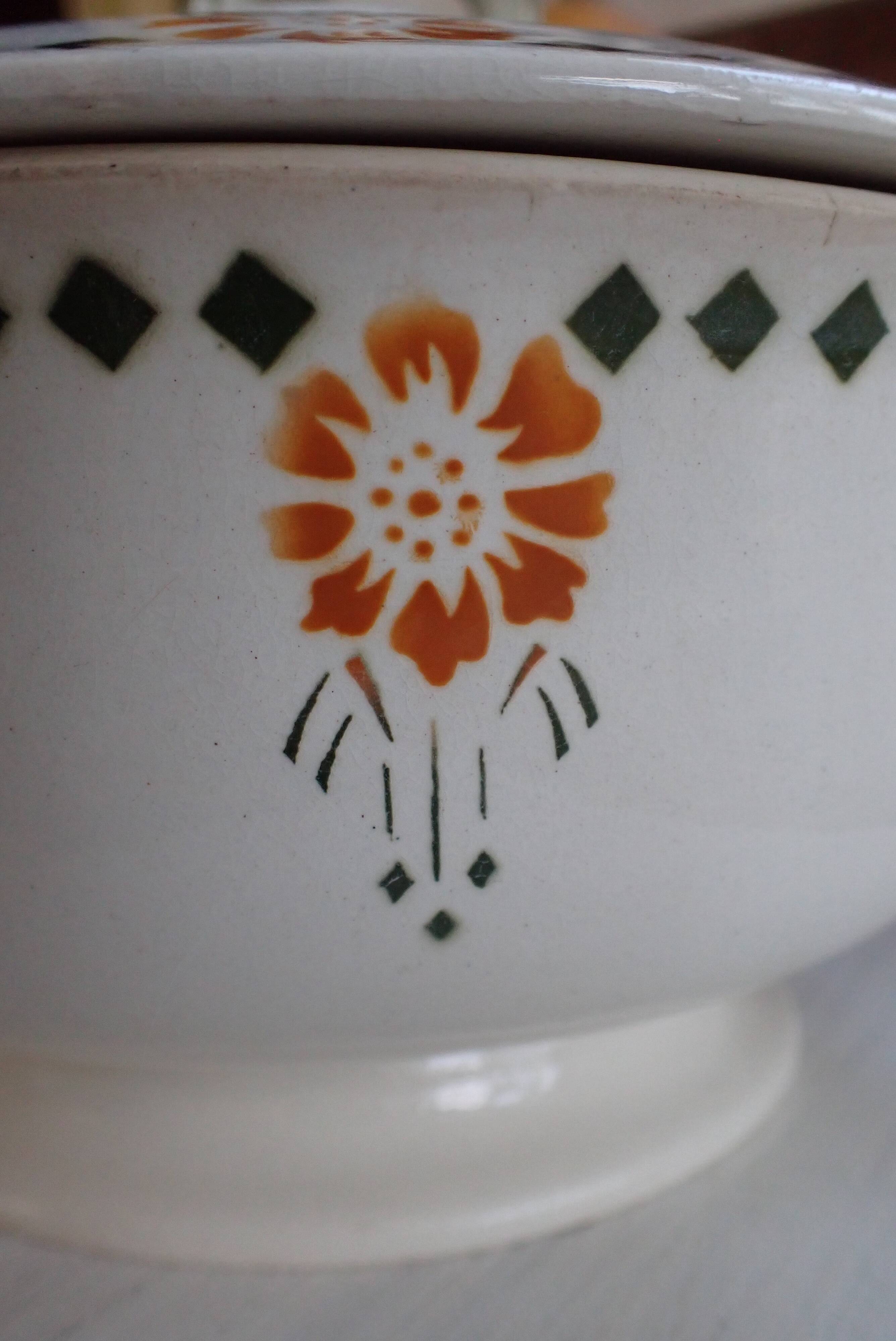 🥣 Soup tureen / Vegetable dish from the 1920s/30s