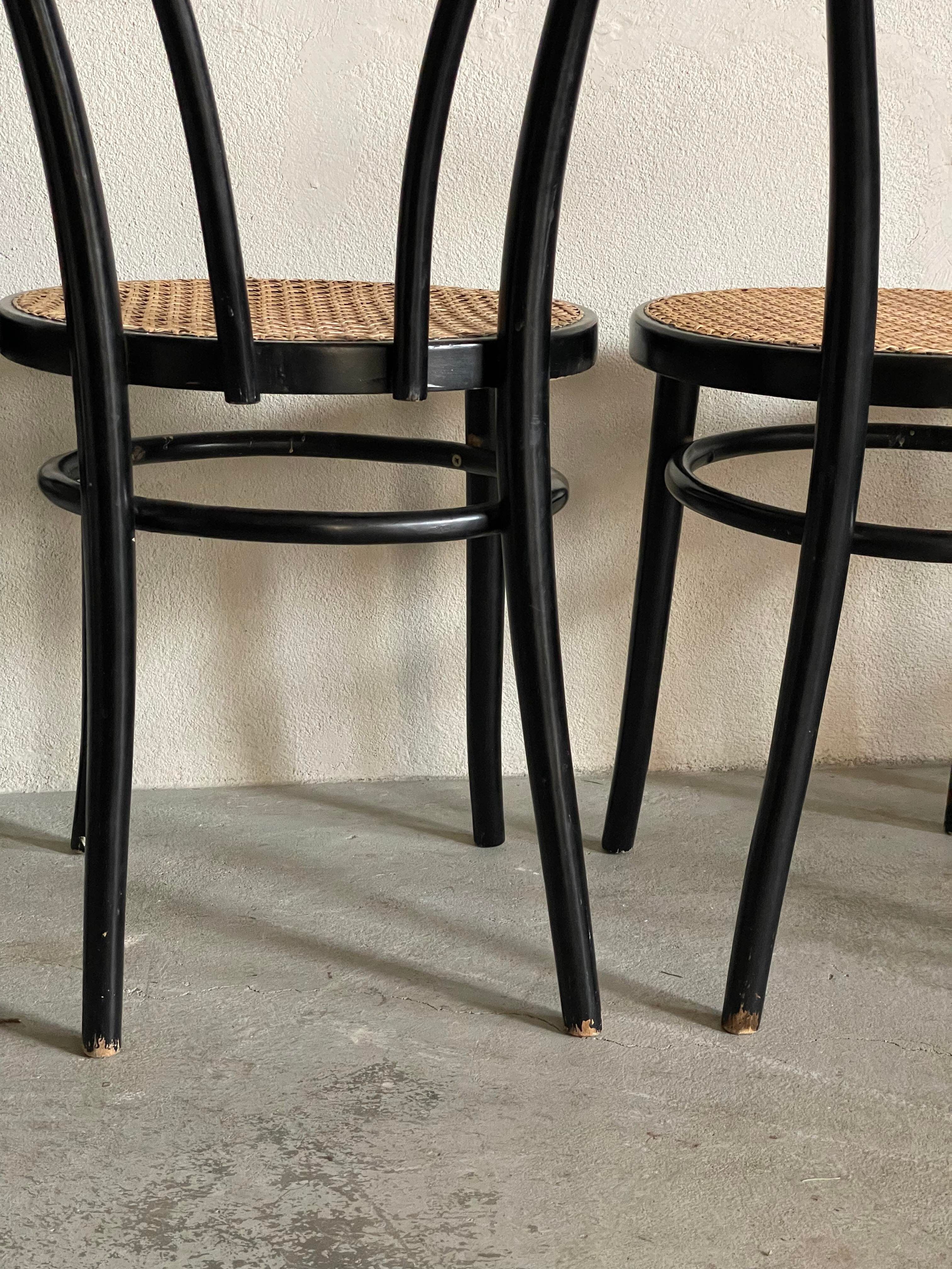 Thonet chairs n°18