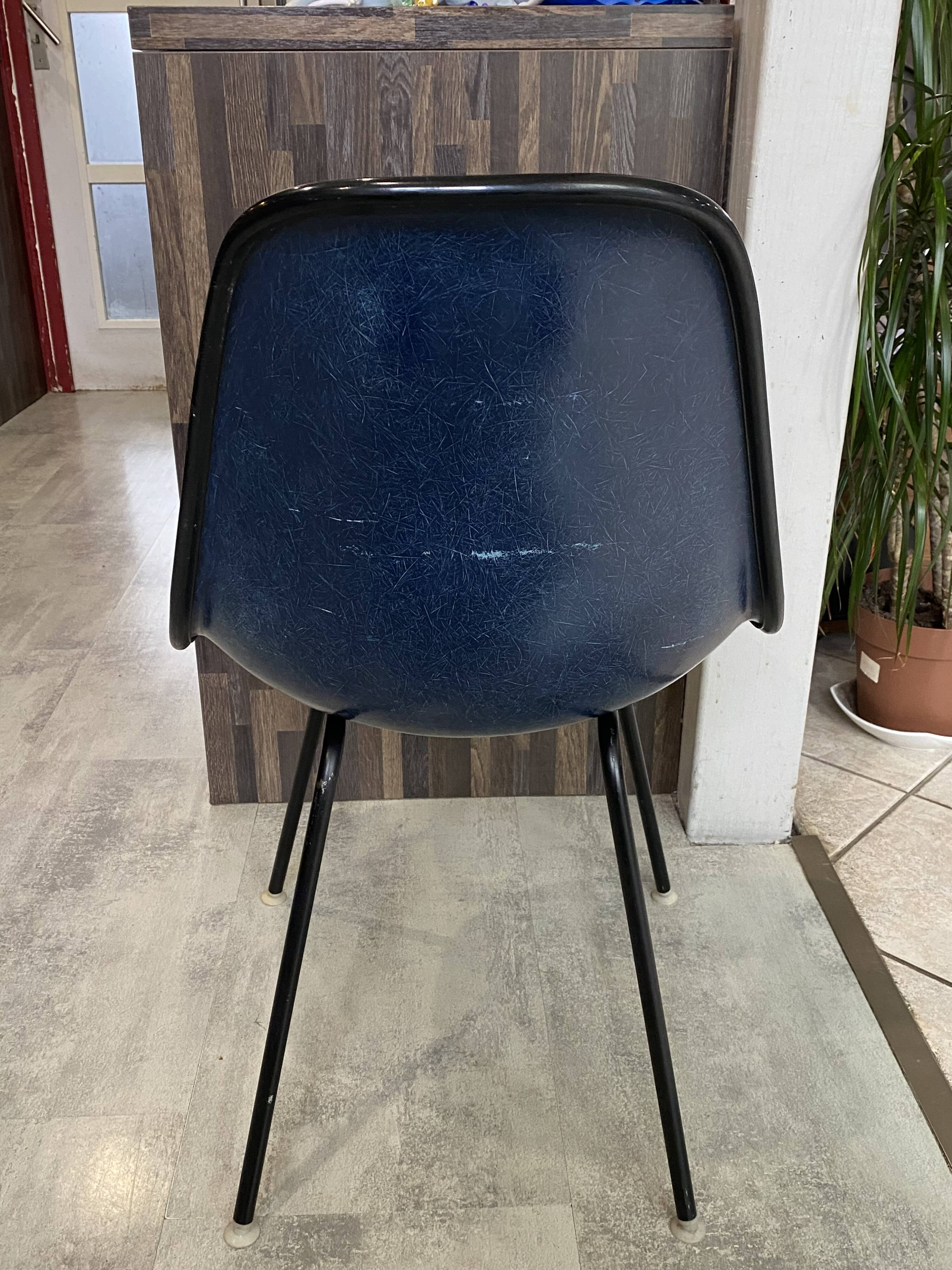 Eames Herman Miller vintage 70s blue vinyl fiberglass chair