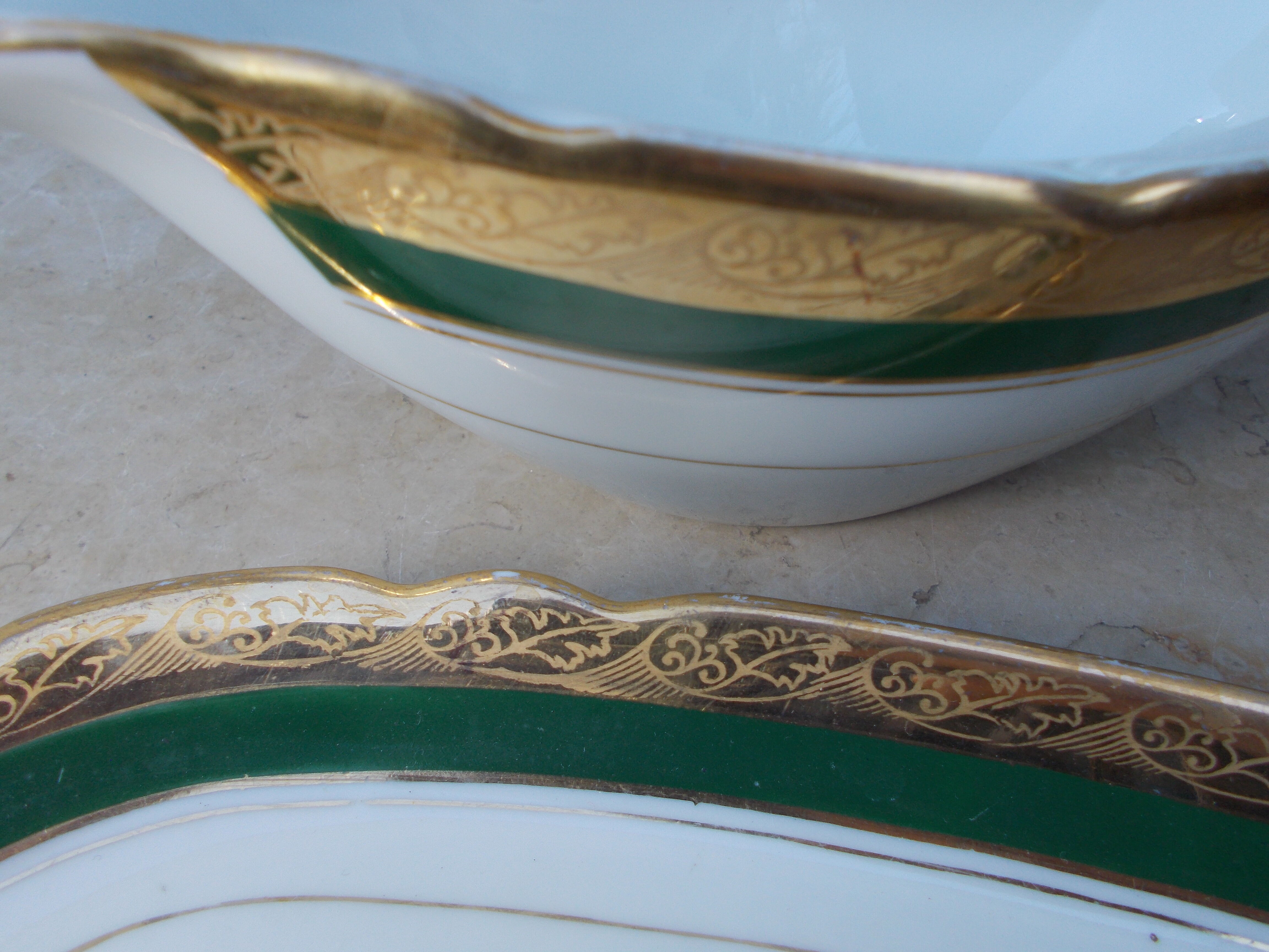 Saucière with Limoges porcelain top beautiful gilding