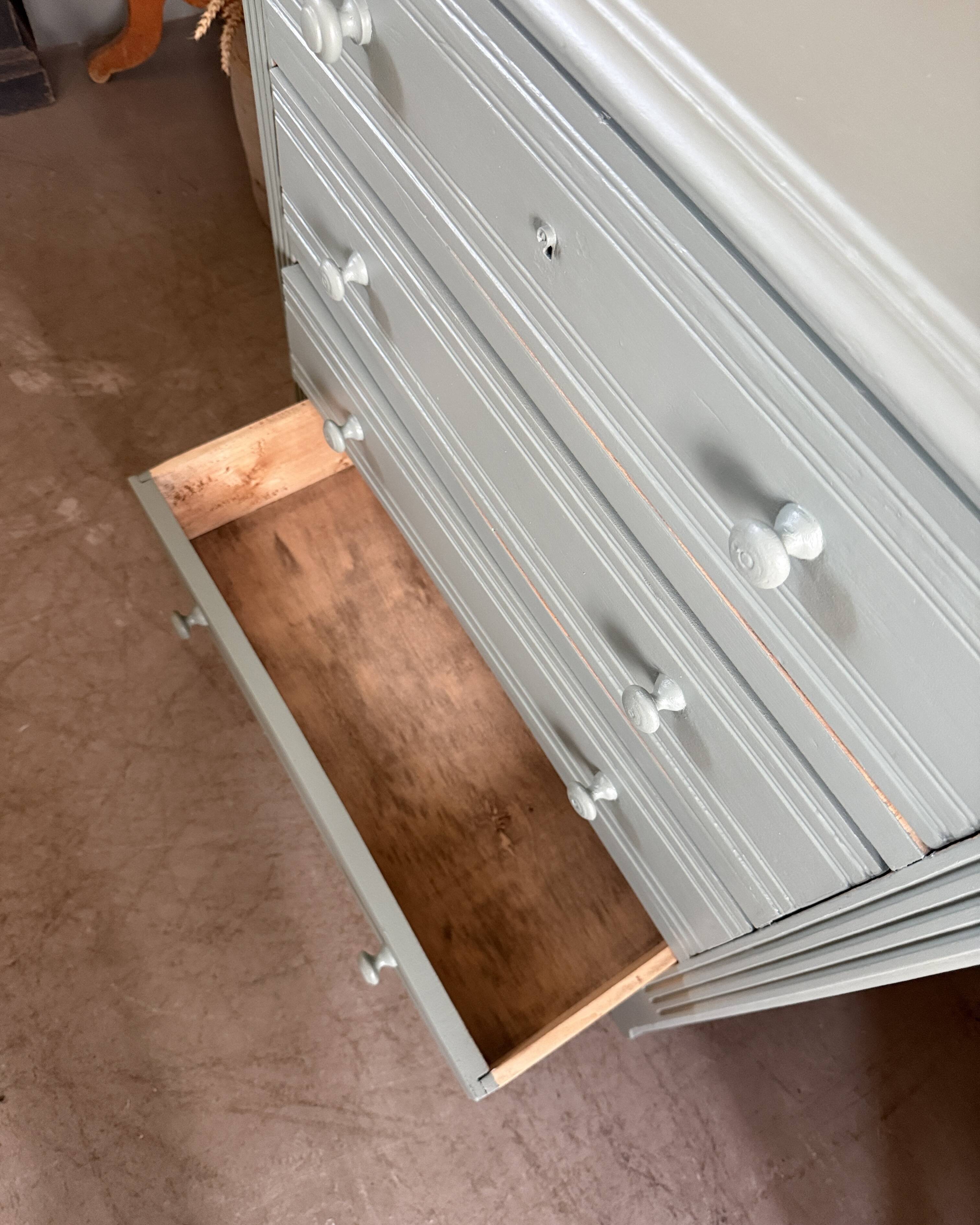 Commode de style Art Déco verte (rénovée)