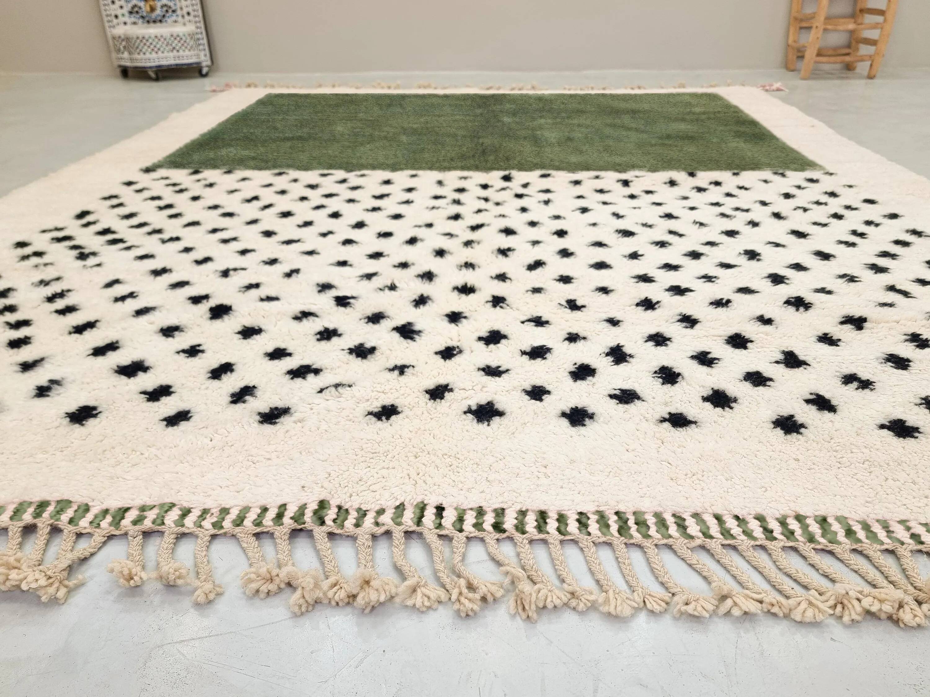 Handmade traditional carpet 250cm x 150cm Moroccan