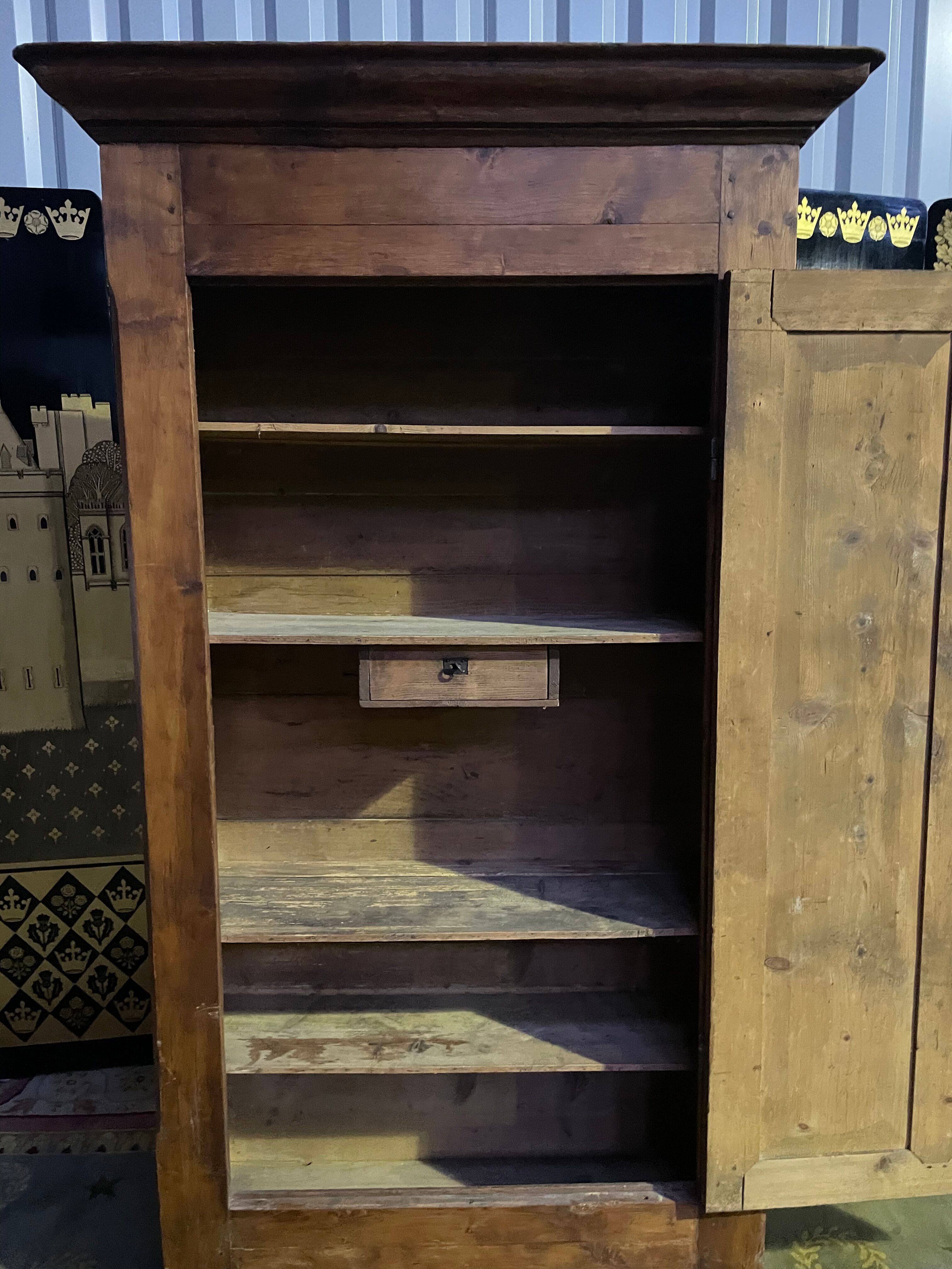 Bonnetière - Armoire parisienne en sapin 19eme