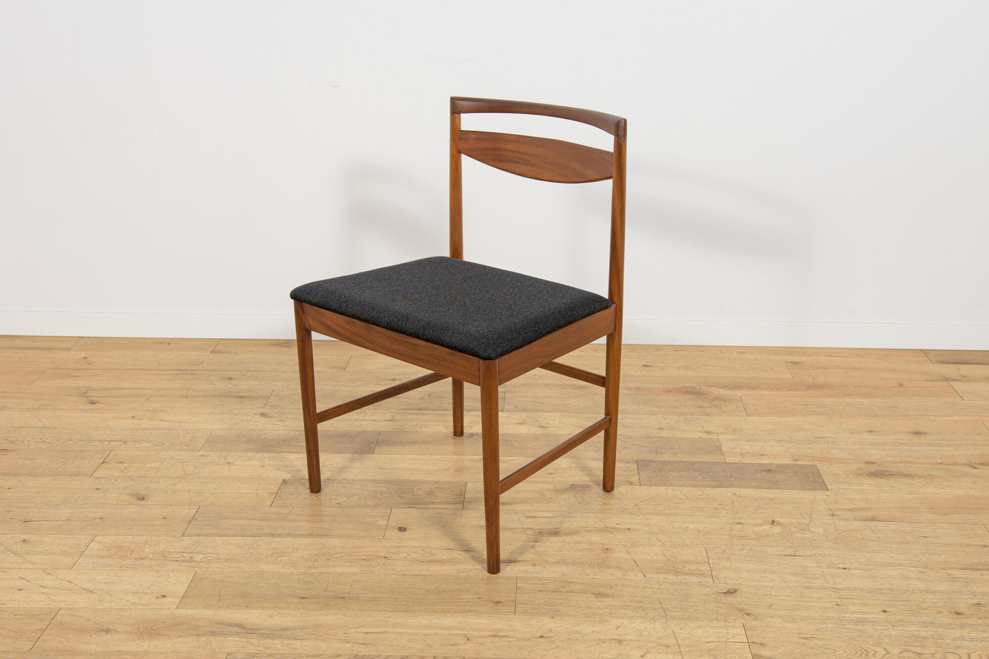 Mid-Century Model 9513 Dining Chairs by Tom Robertson for A.H. McIntosh & Co., United Kingdom, 1970s, Set of 4