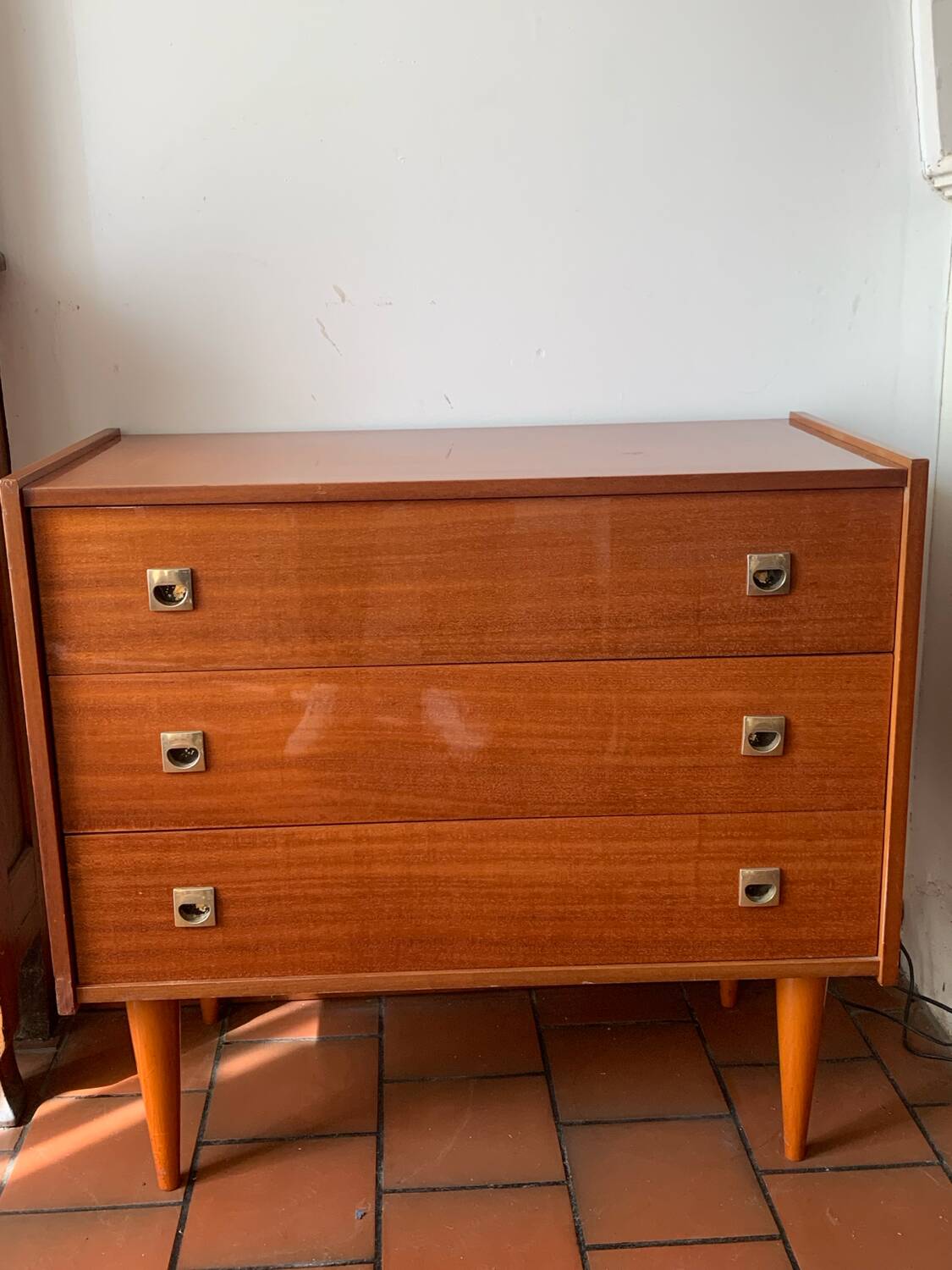Scandinavian 3-drawer chest of drawers