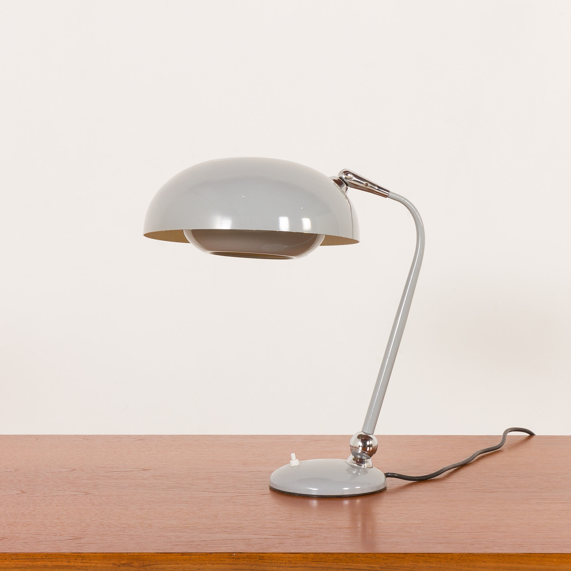 Italian mid-century desk lamp attributed to Stilnovo, 1960s