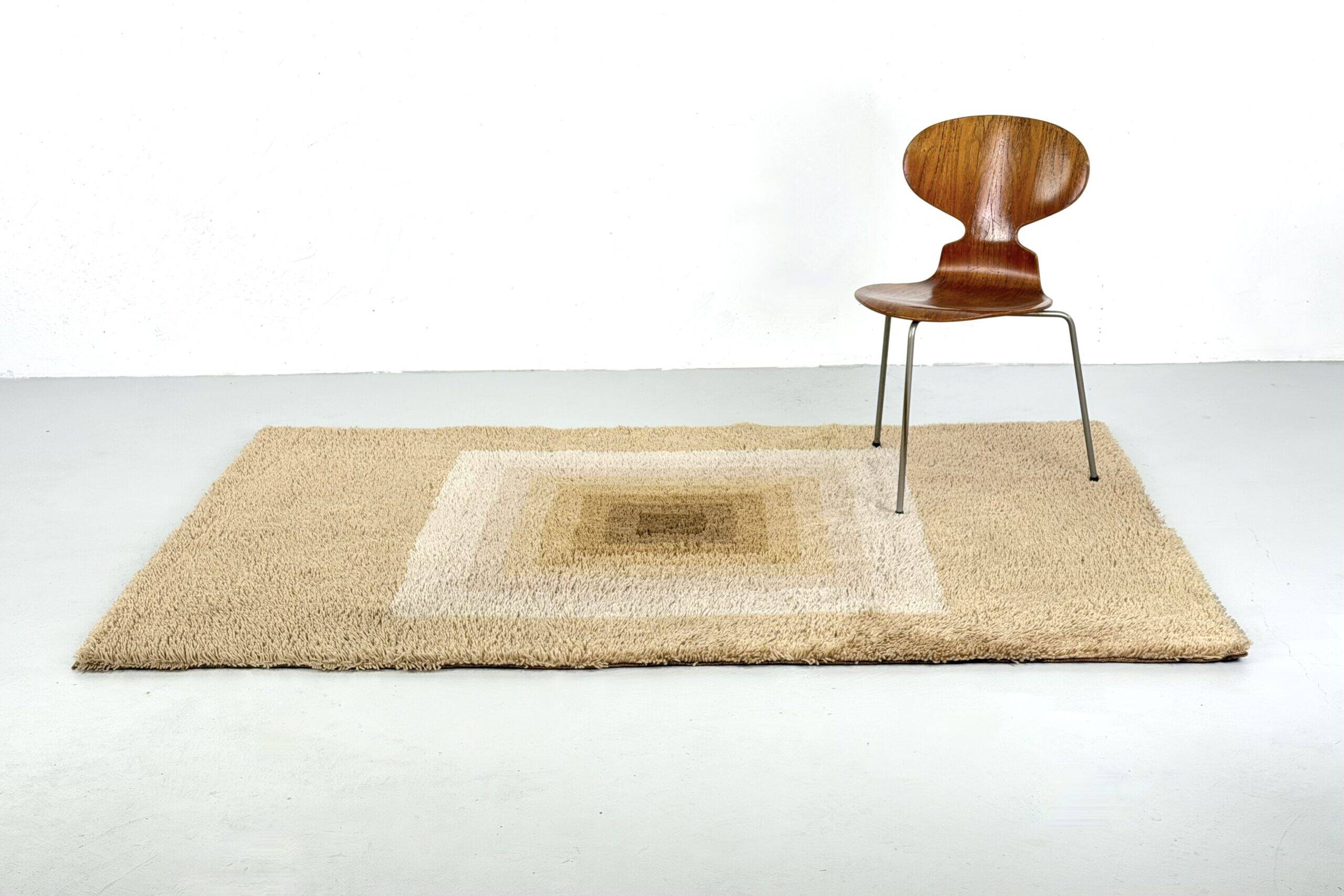 Wool rug attributed to Verner Panton for Tisca – 1970s