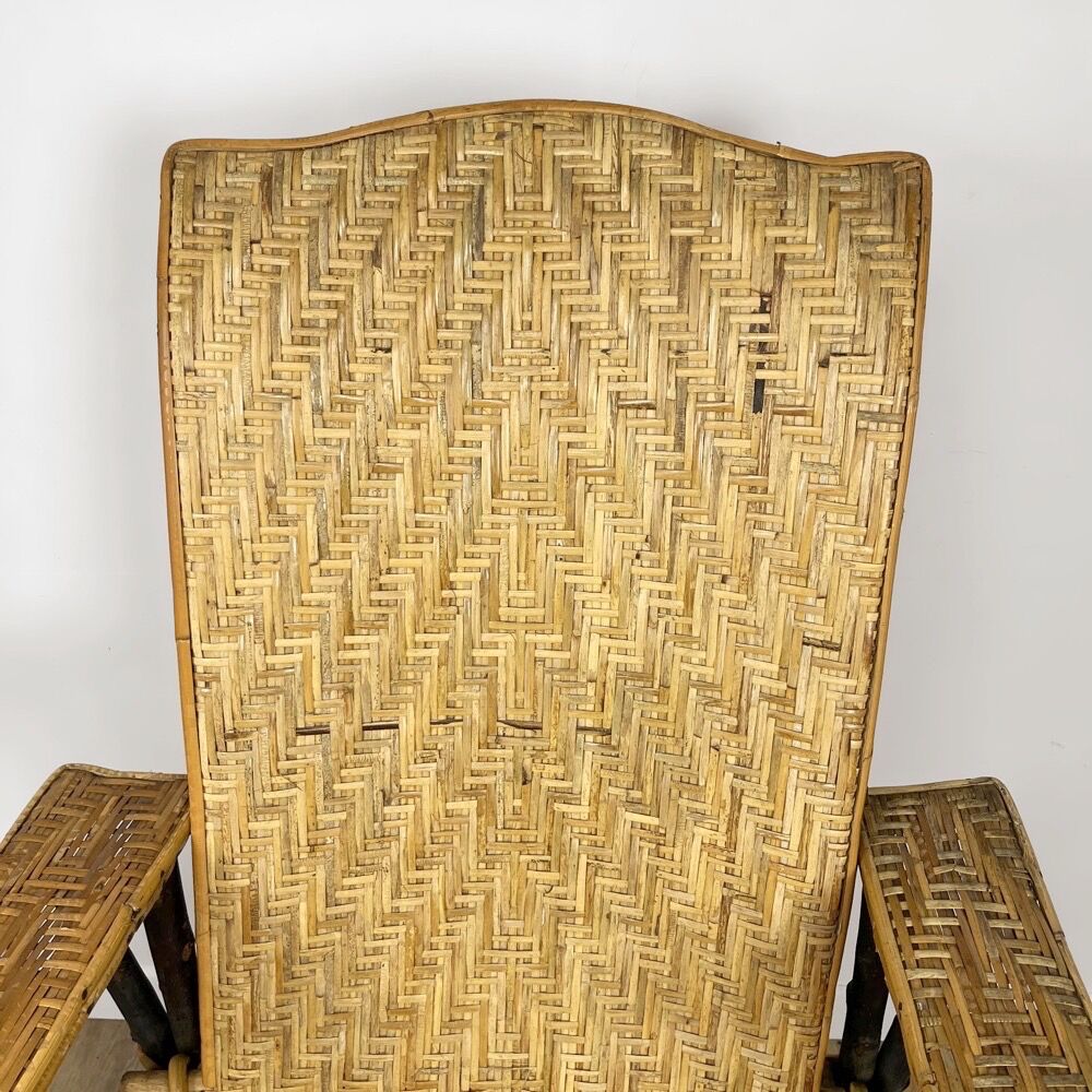 Antique chaise longue in wicker and hazel 20s