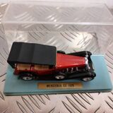 Lot Of Old Collectible Cars In Vintage Metal