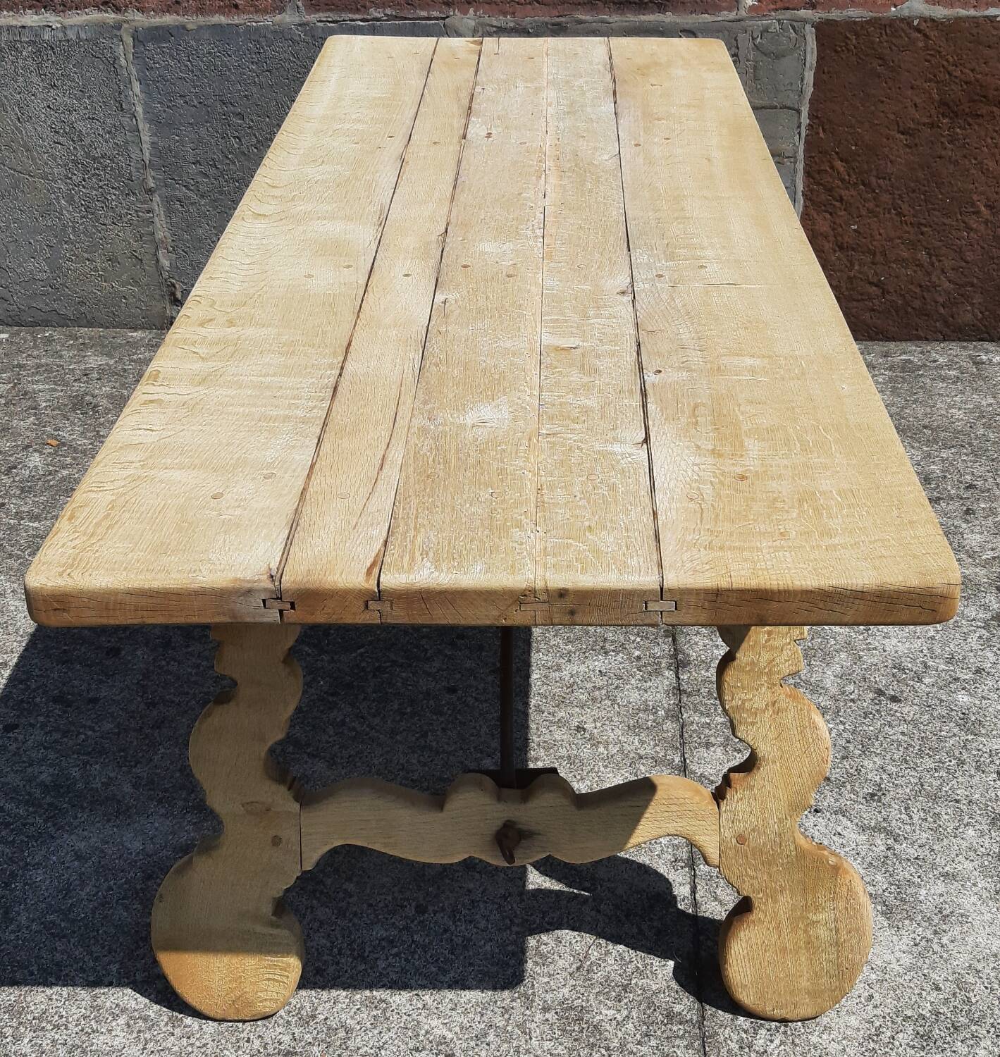 Oak farmhouse table with lyre legs. (Spanish table)