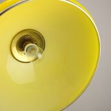 Lampe à suspension italienne du milieu du siècle en verre jaune et laiton