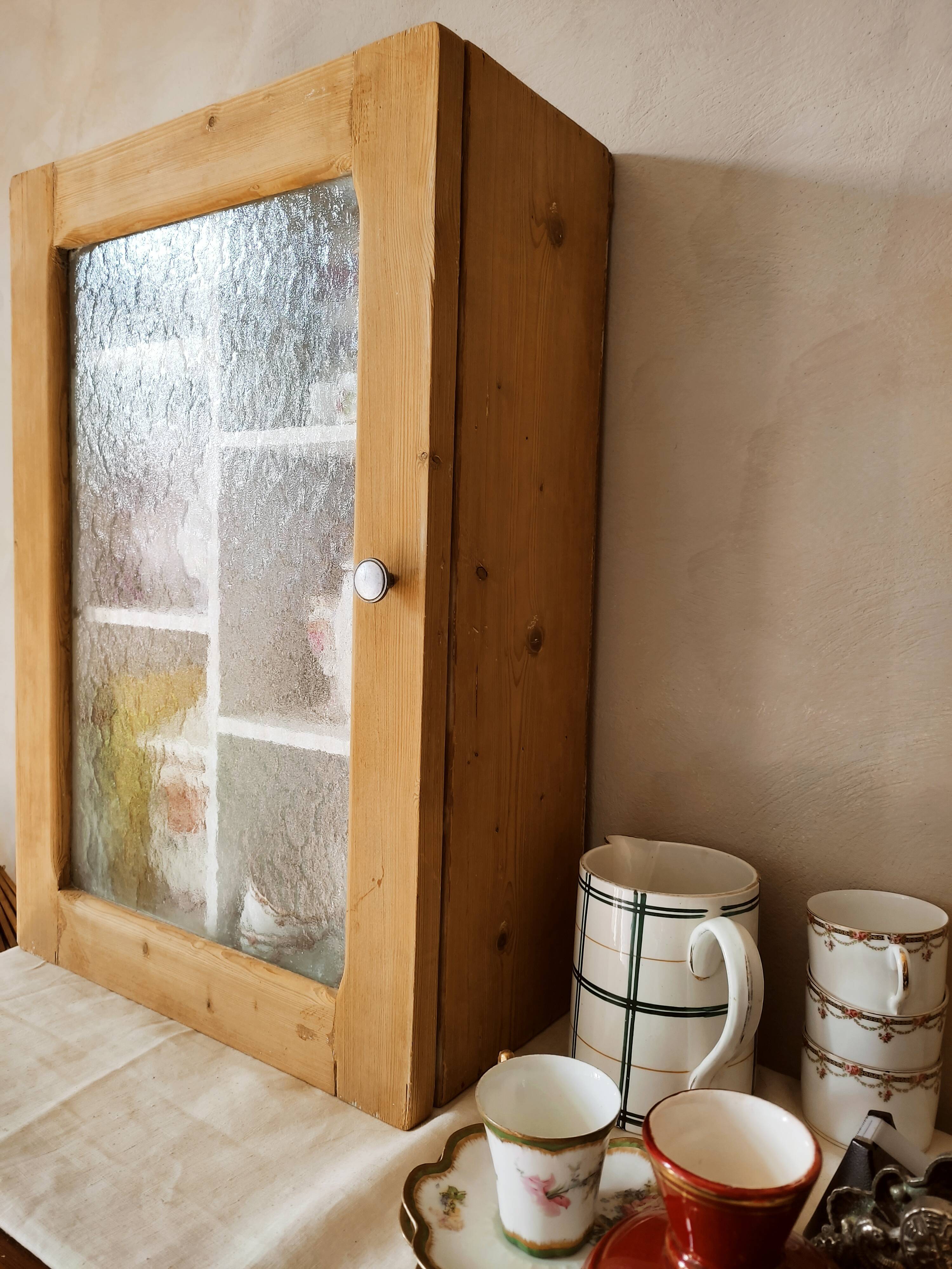 Parisian medicine cabinet