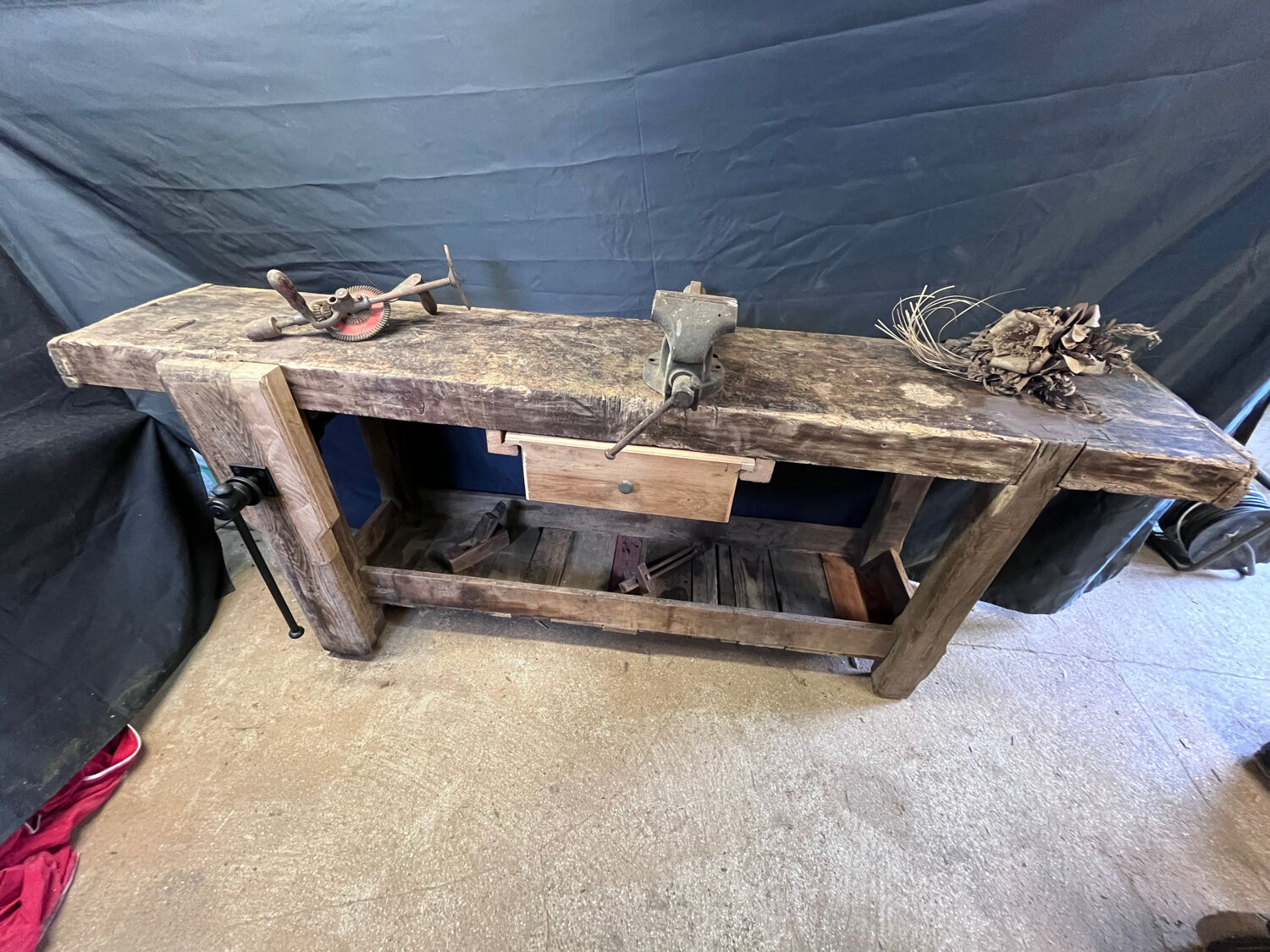 Woodworking bench