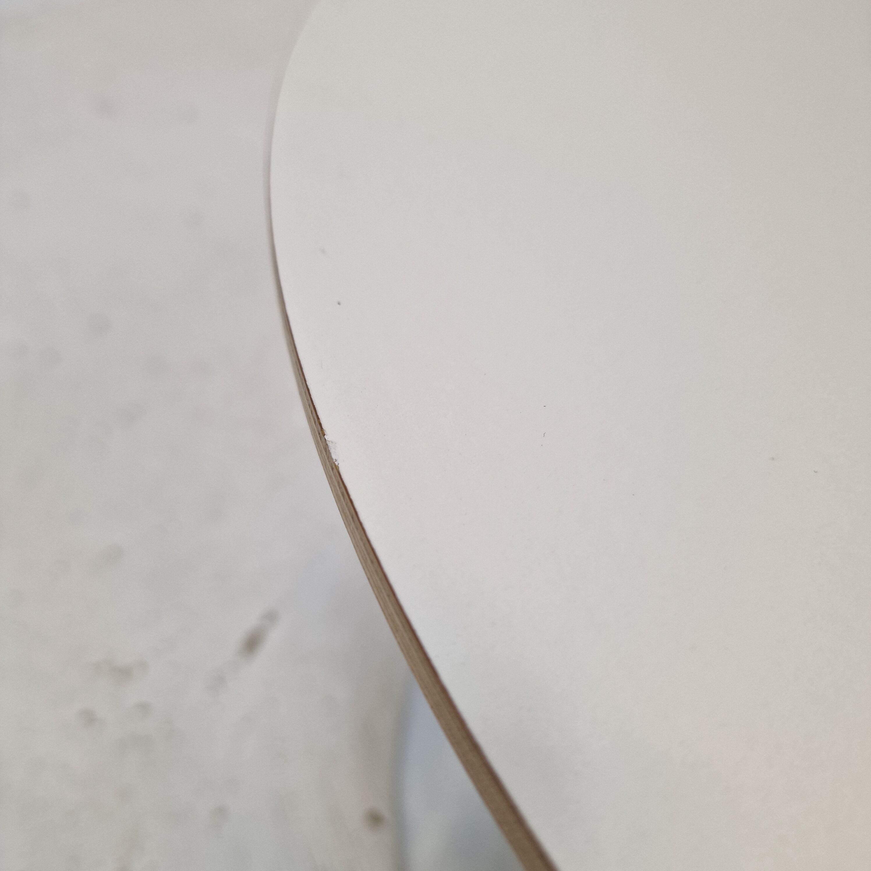 Round coffee table by Heoffrey Harcourt for Artifort