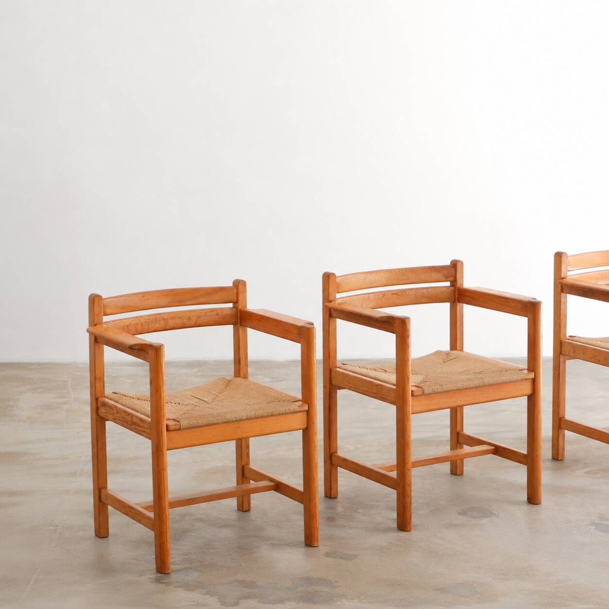 Ensemble de 6 fauteuils "Asserbo" en pin par Borge Mogensen pour Karl Andersson & Söner