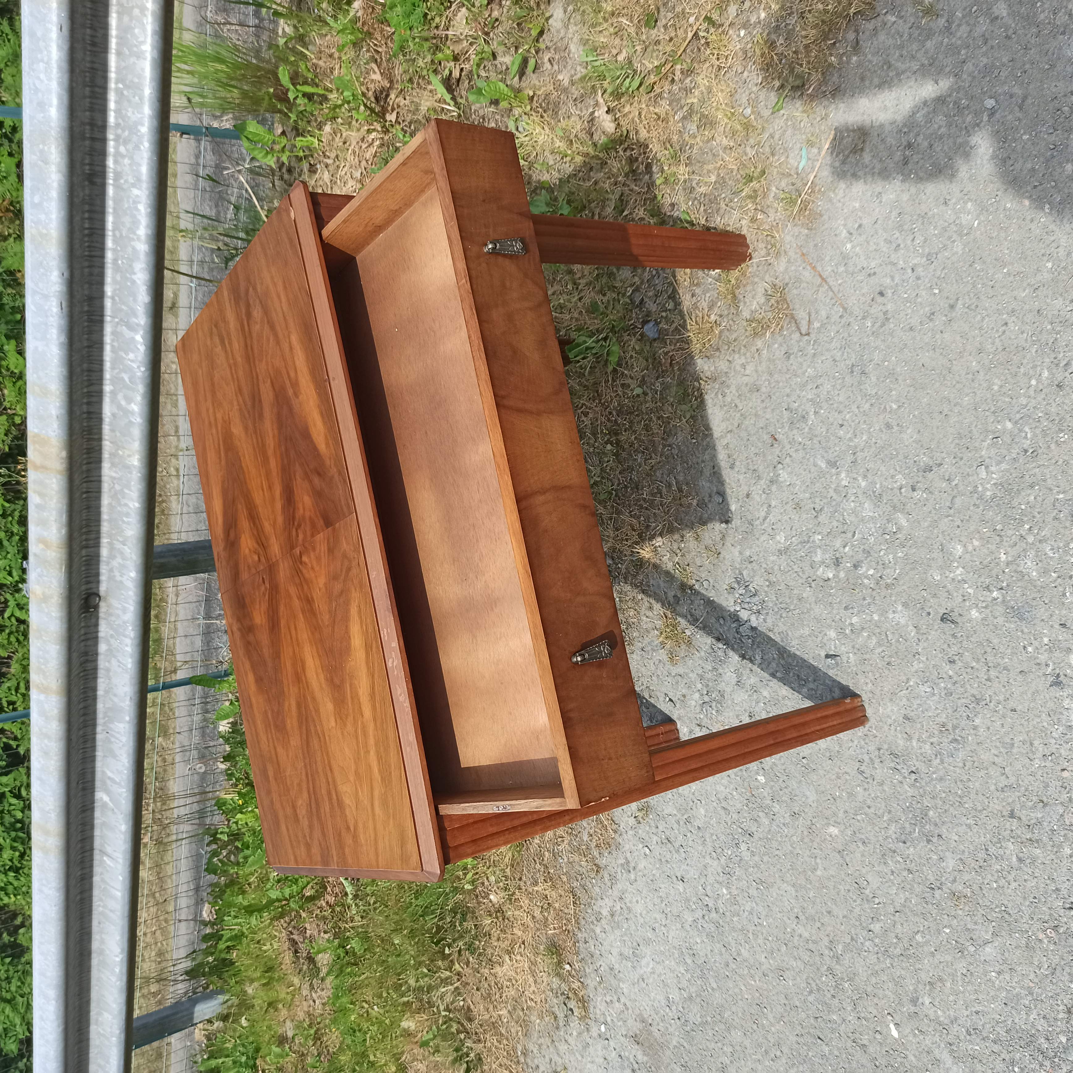 Bureau table des années 50 Art Déco tiroir en façade