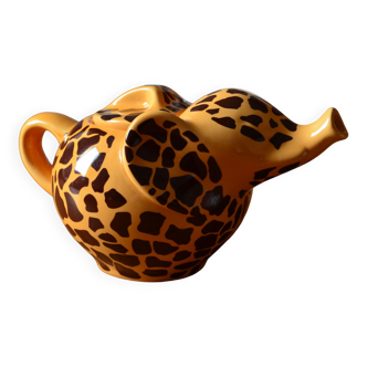 Teapot elephant printed giraffe