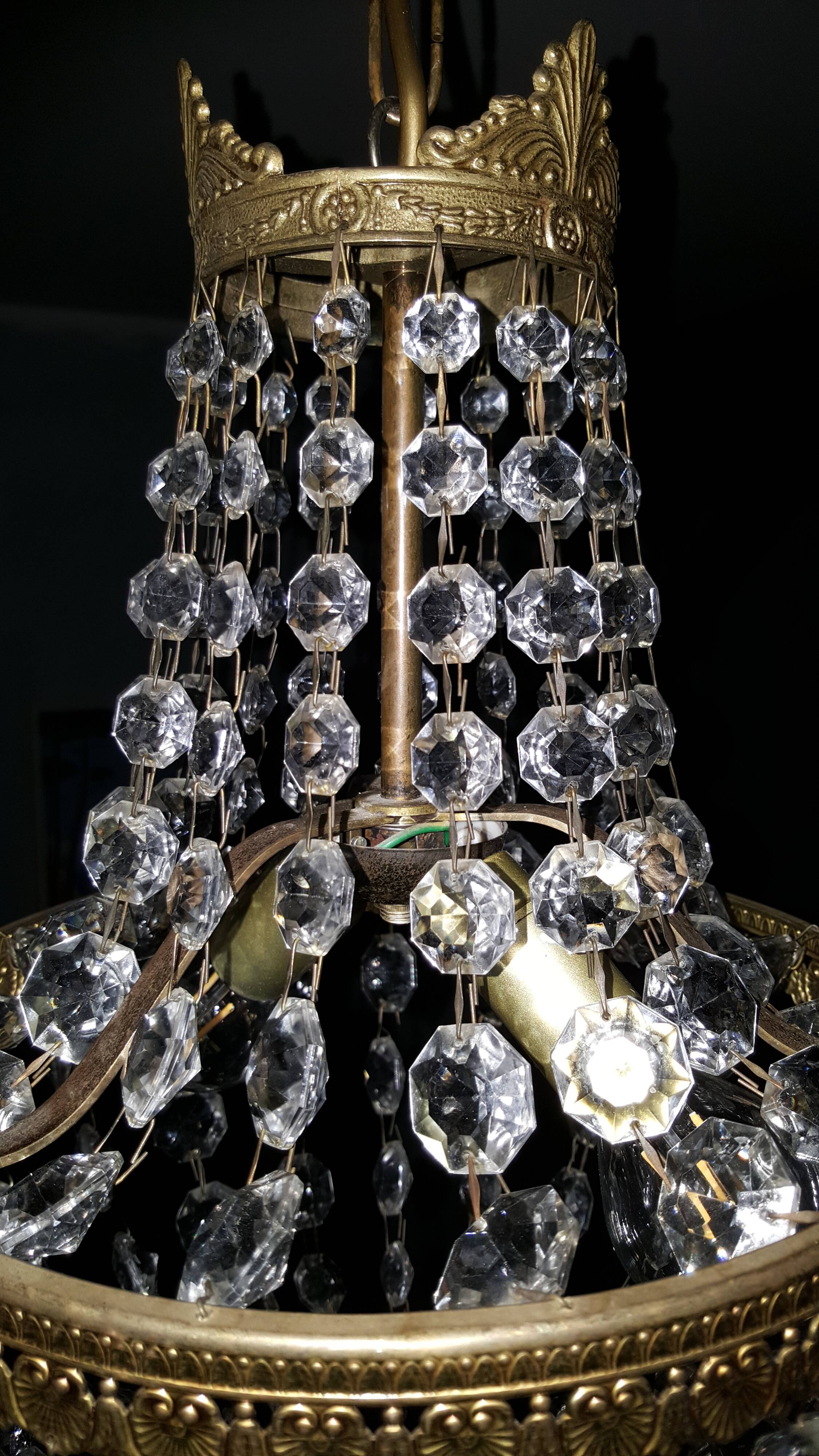 Hot air balloon chandelier with tassels