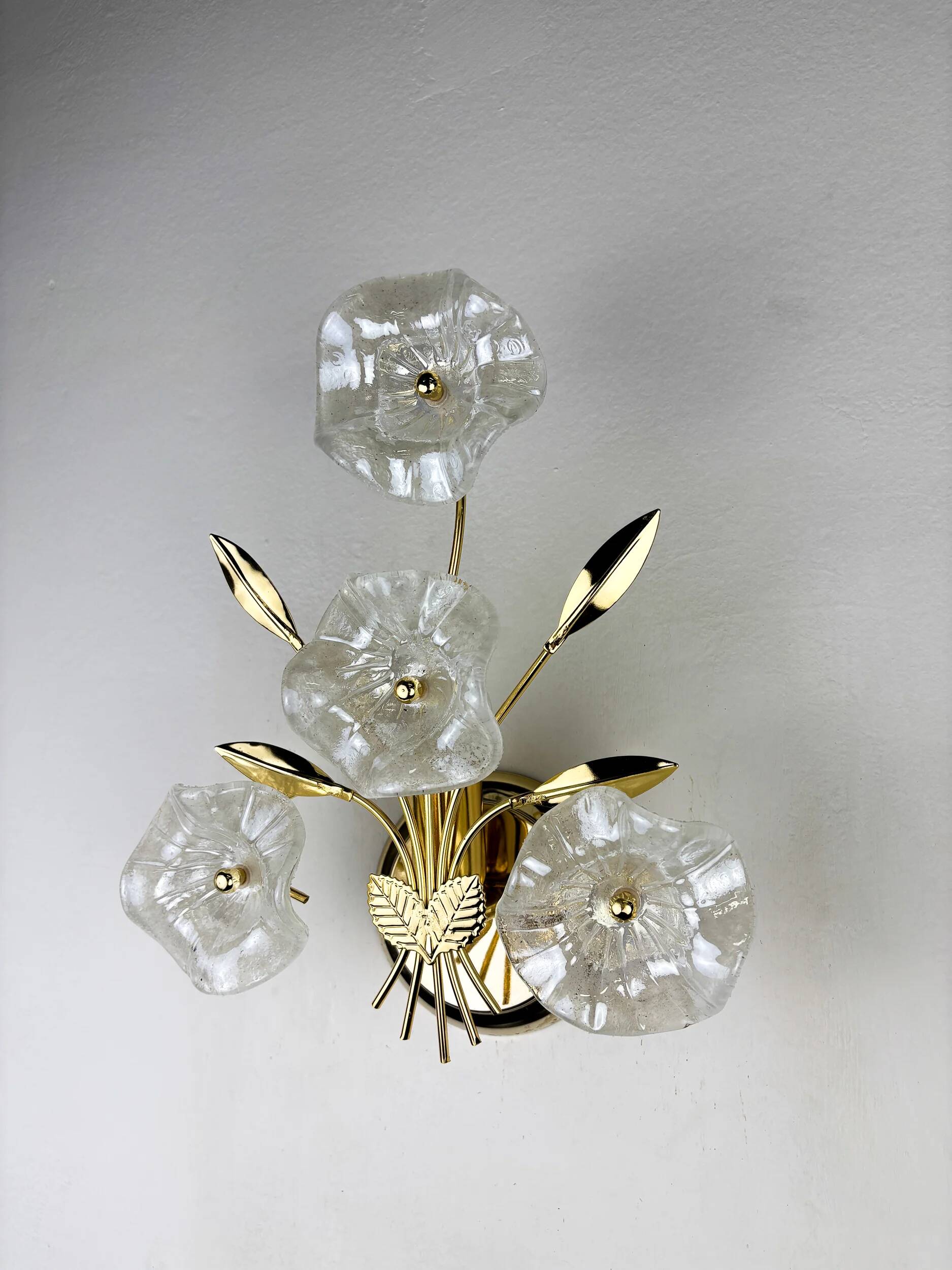 Pair of hibiscus floral sconces, frosted Murano glass, Italy, 1970s