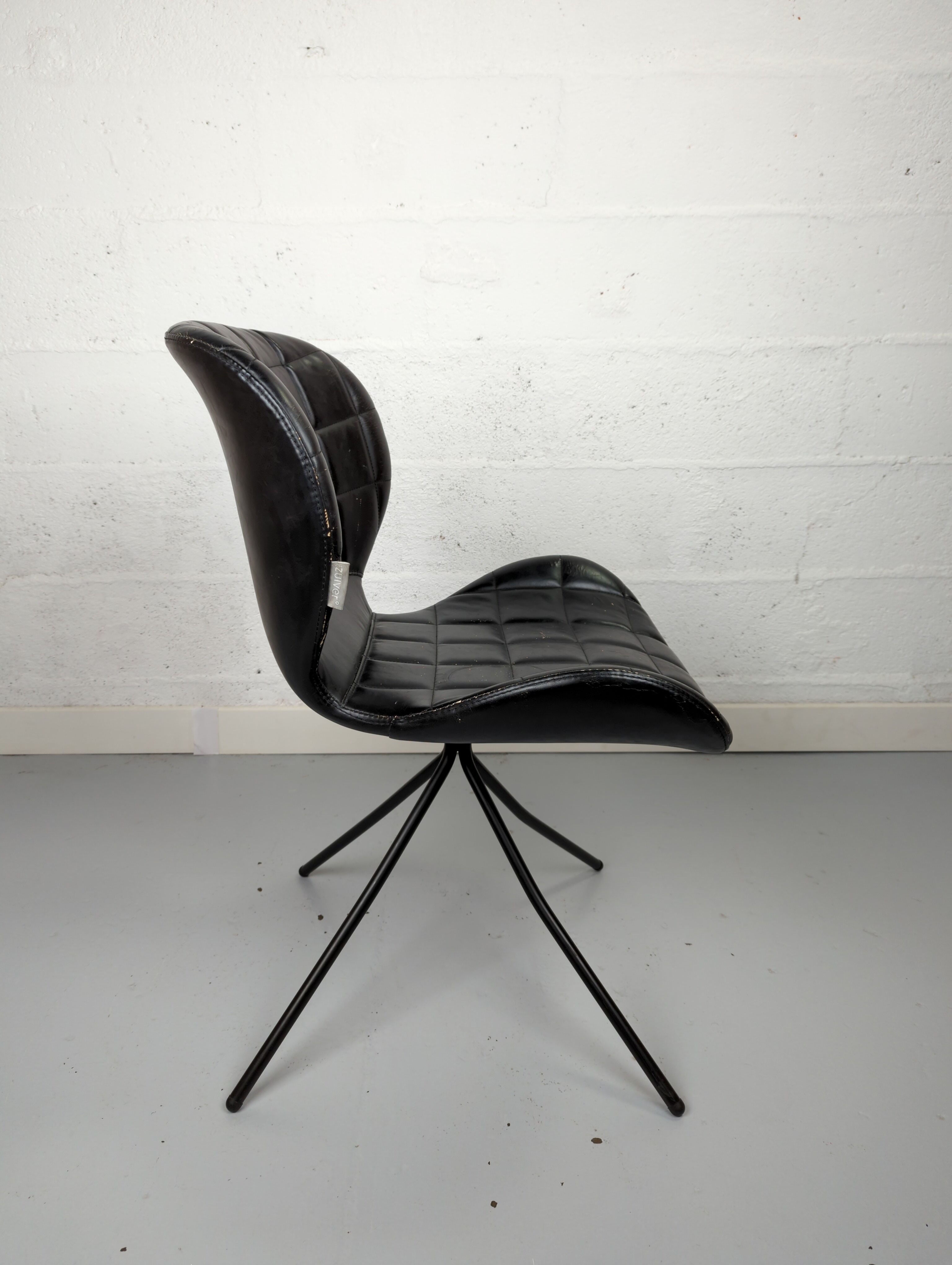 Zuiver black leather chair