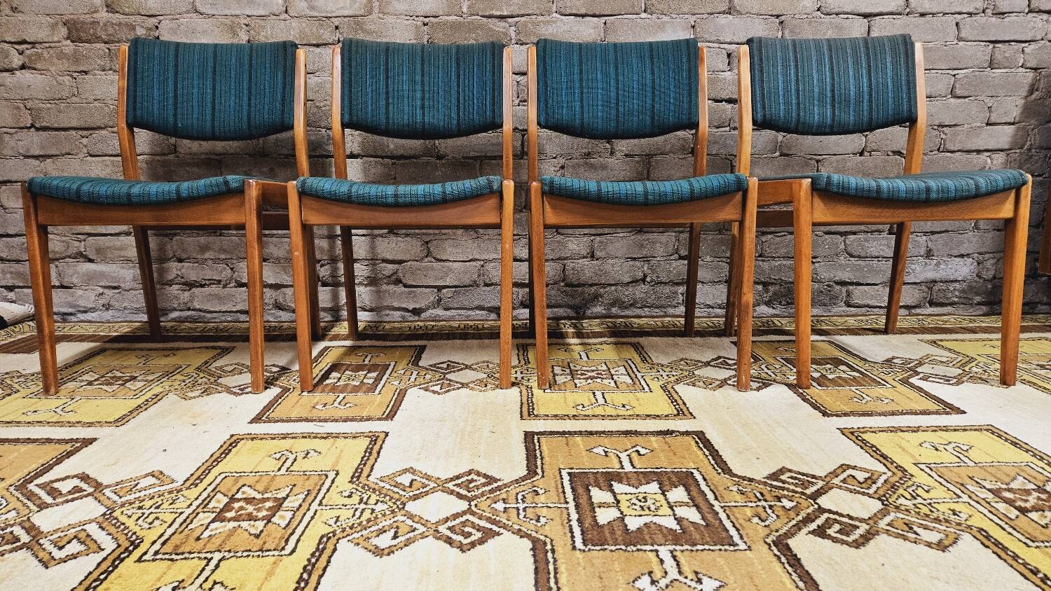 Set of 4 Scandinavian chairs 1960