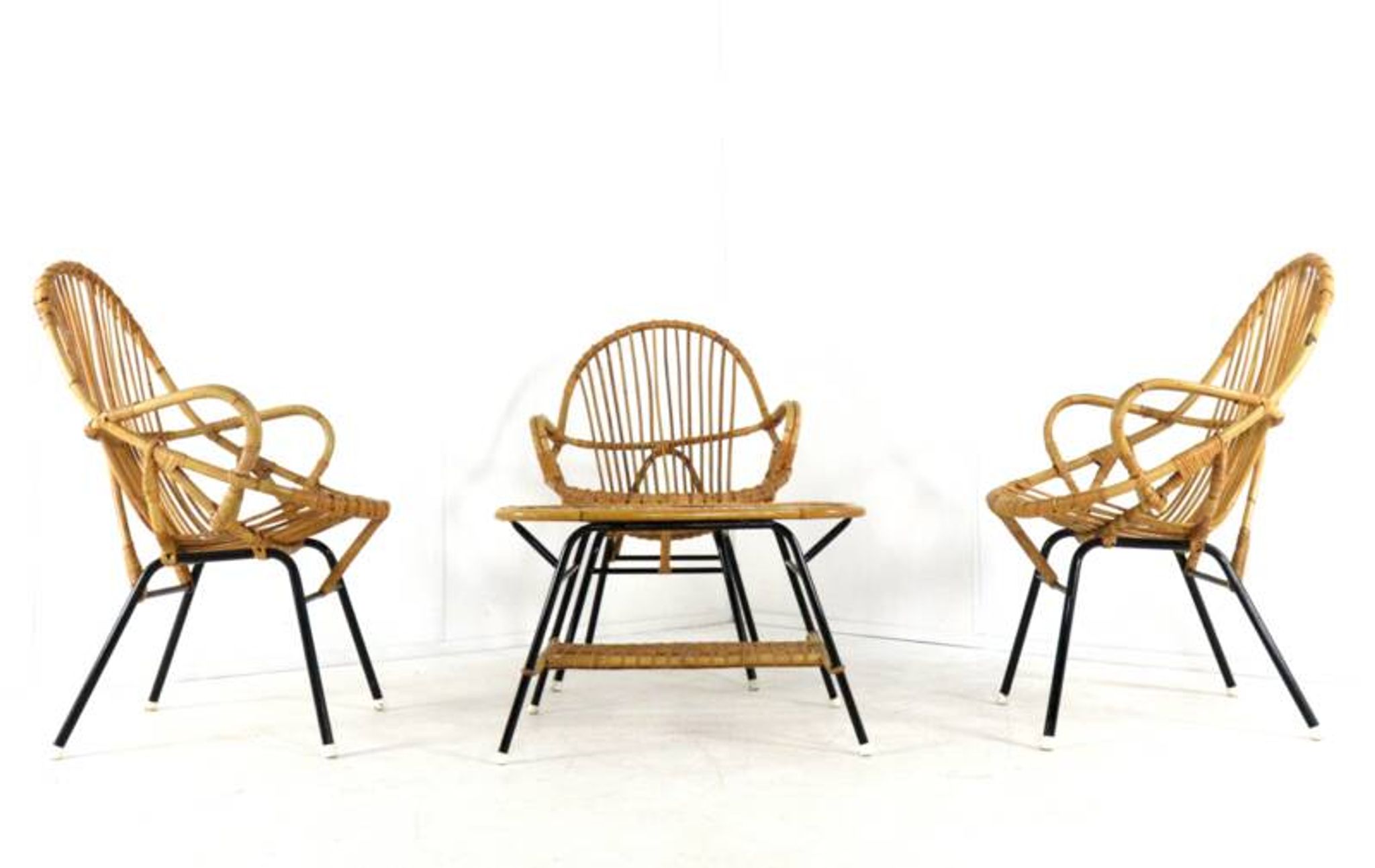 Set of 3 rattan chairs + coffee table - mid century dutch design