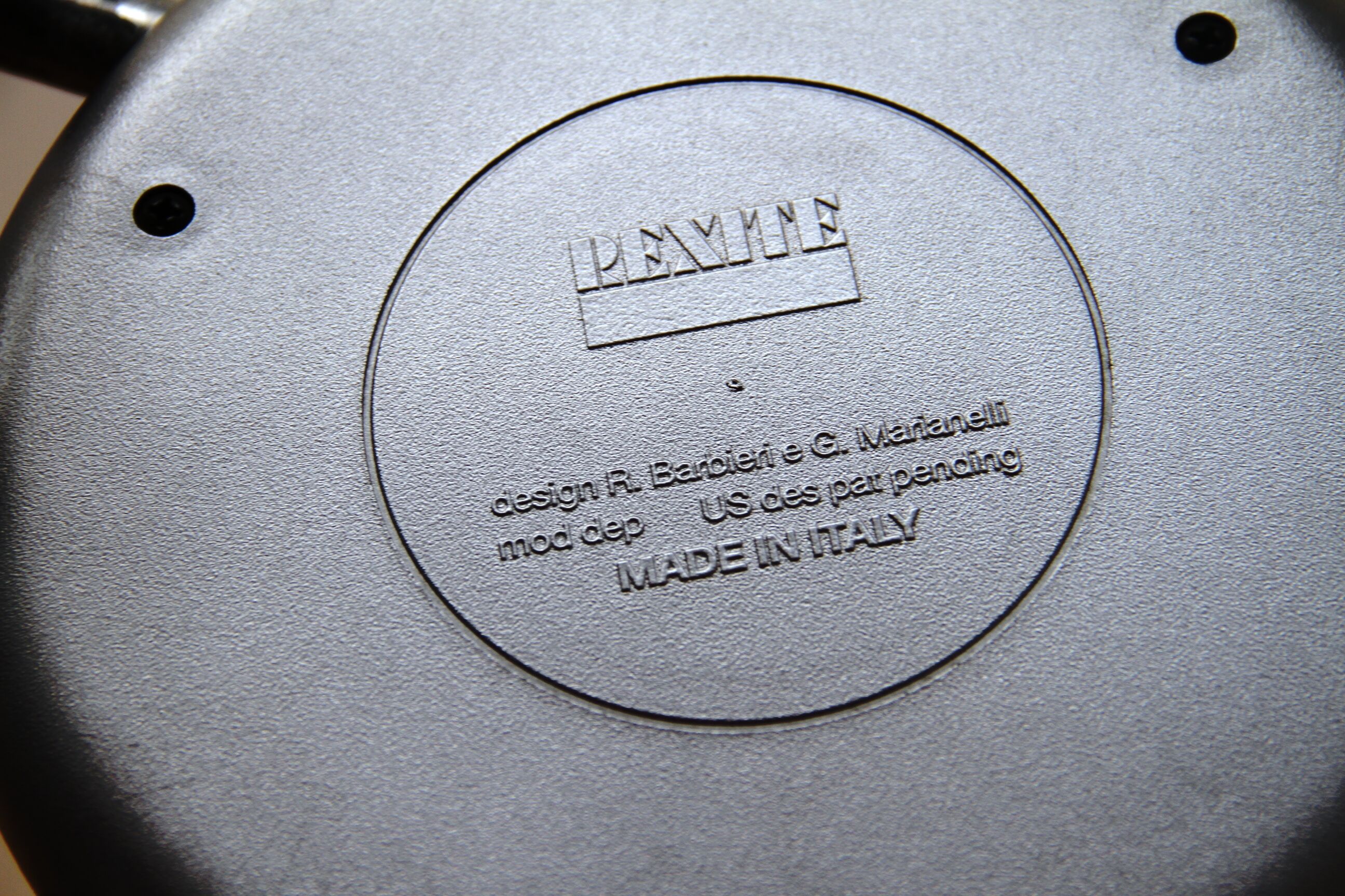 Coat rack 999 Aiuto, Rexite