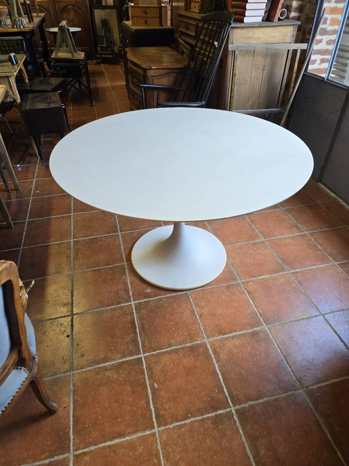 Tulip foot table from the 70s, 120cms in diameter