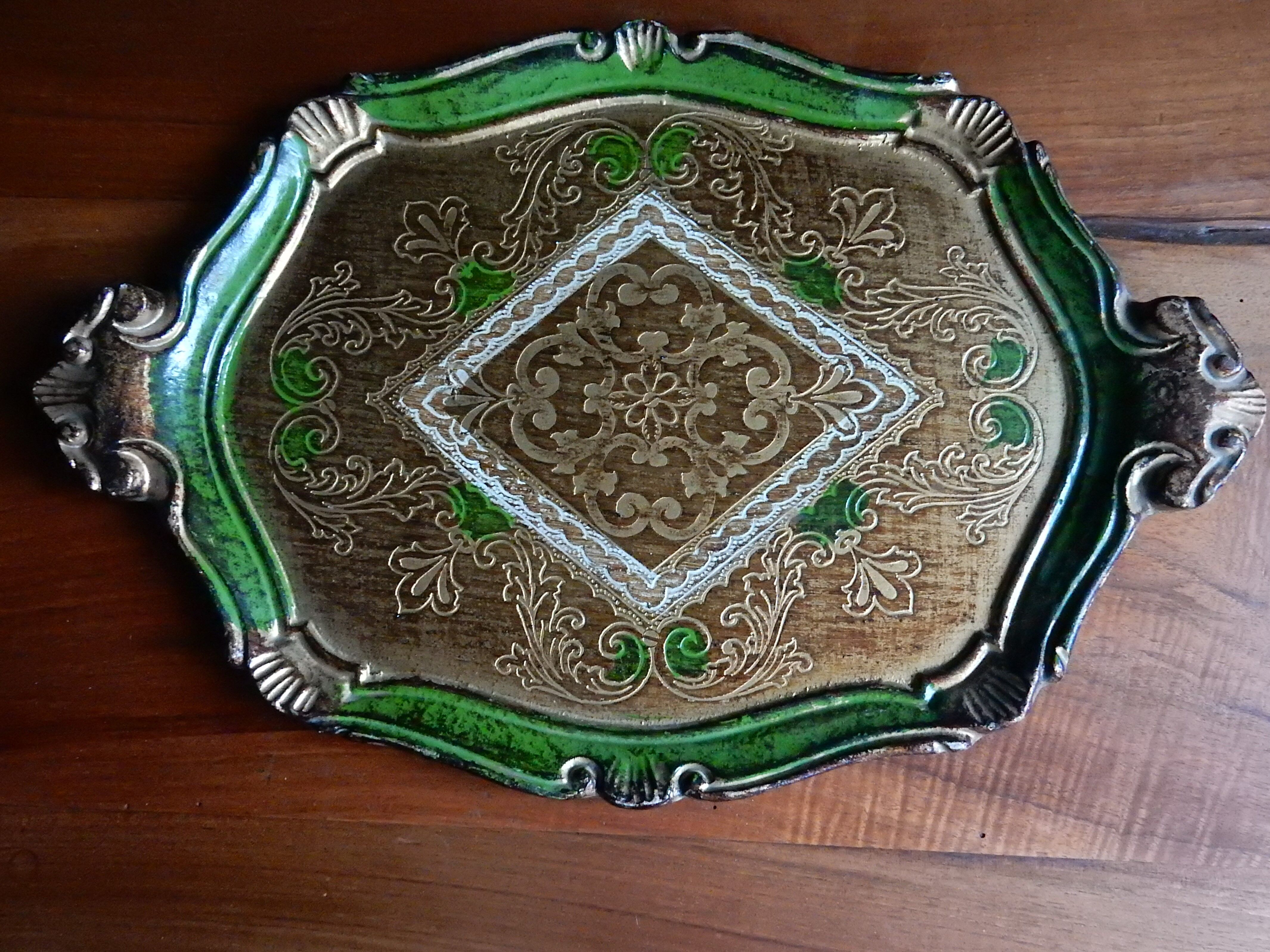 Venetian tray in wood decoration green and gold