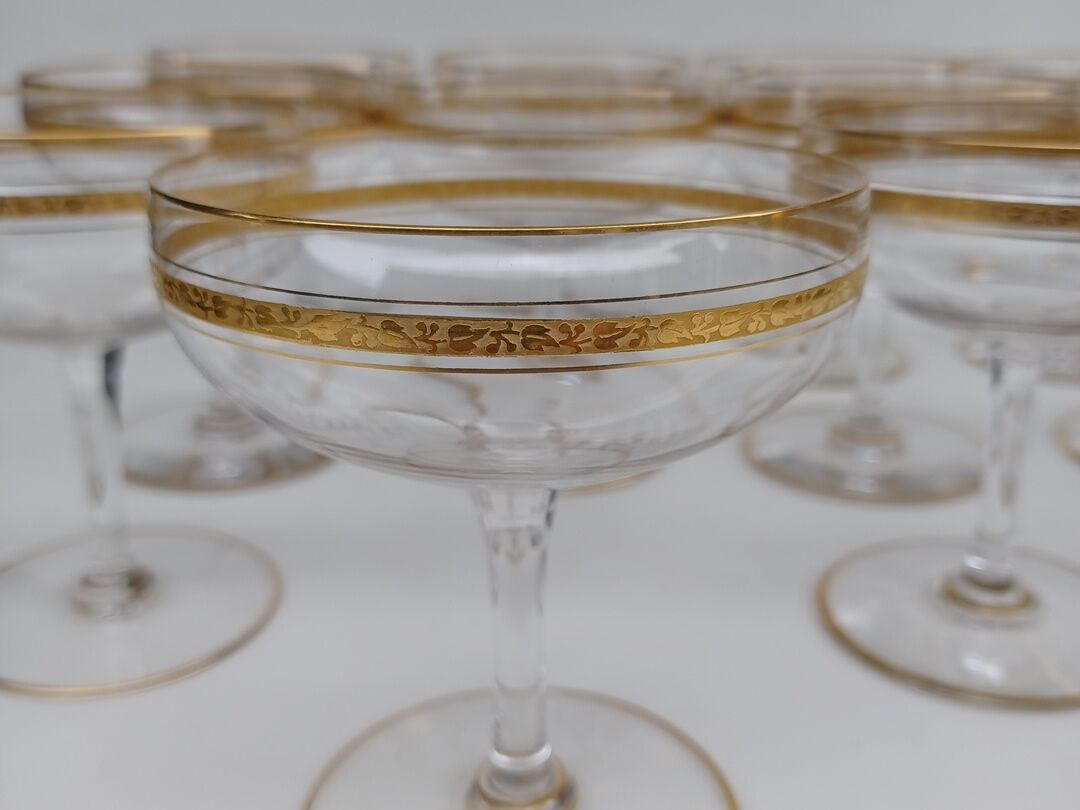 12 Champagne glasses in Baccarat crystal, circa 1870-1880.