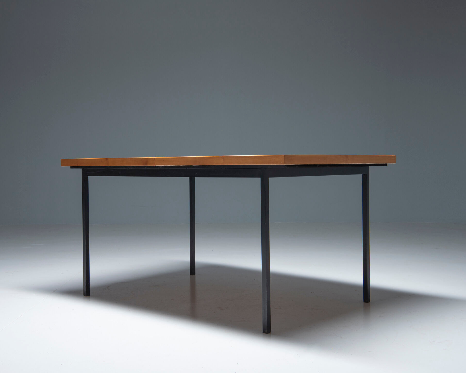 'No. 413' Extendable Dining Table in ash wood, Fred Ruf for Knoll Int., 1960's