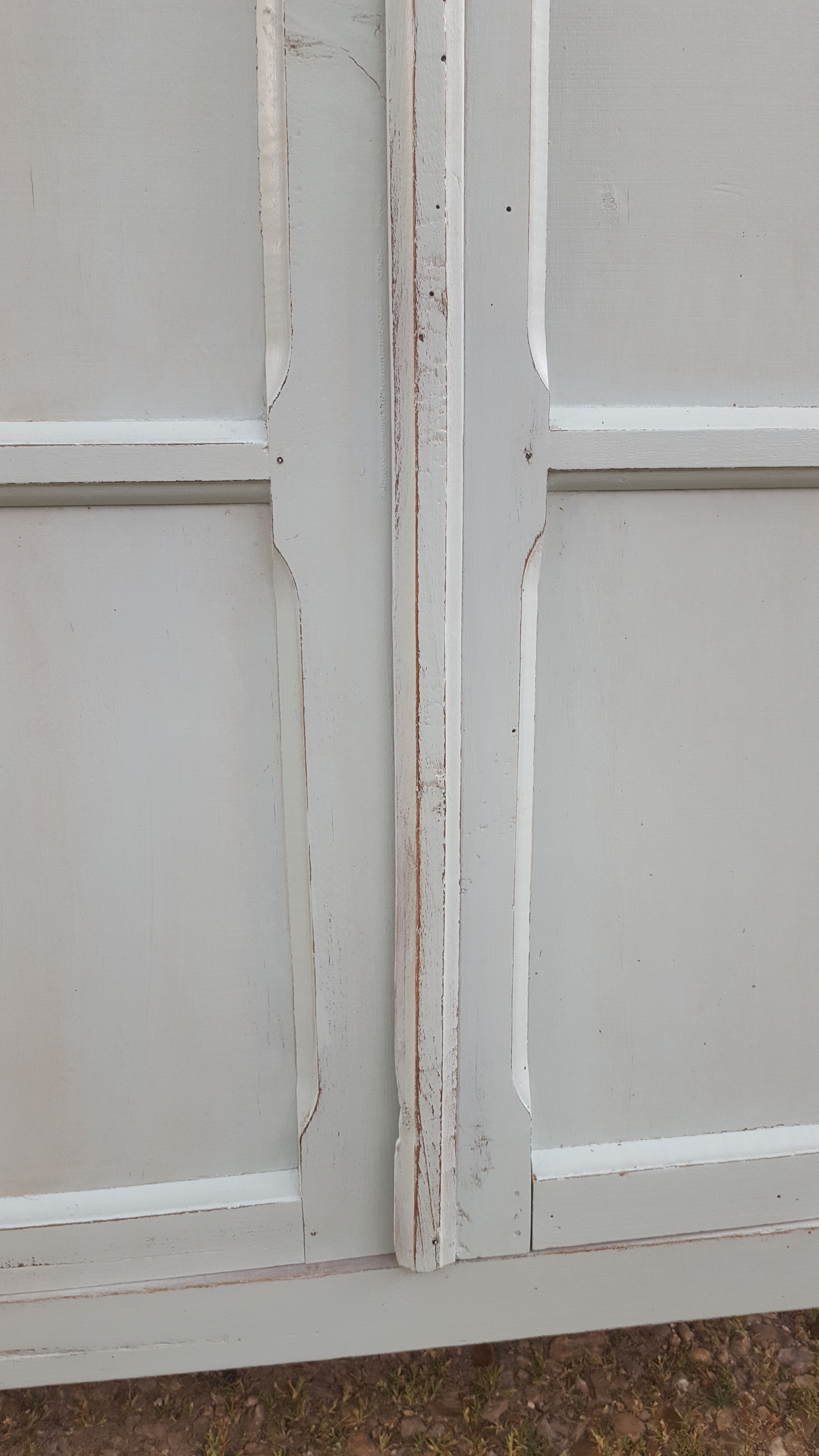 Mint-coloured parisian wardrobe