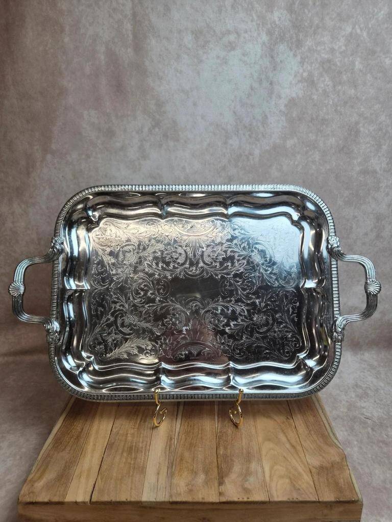 Silver-plated English tray with floral decoration – England