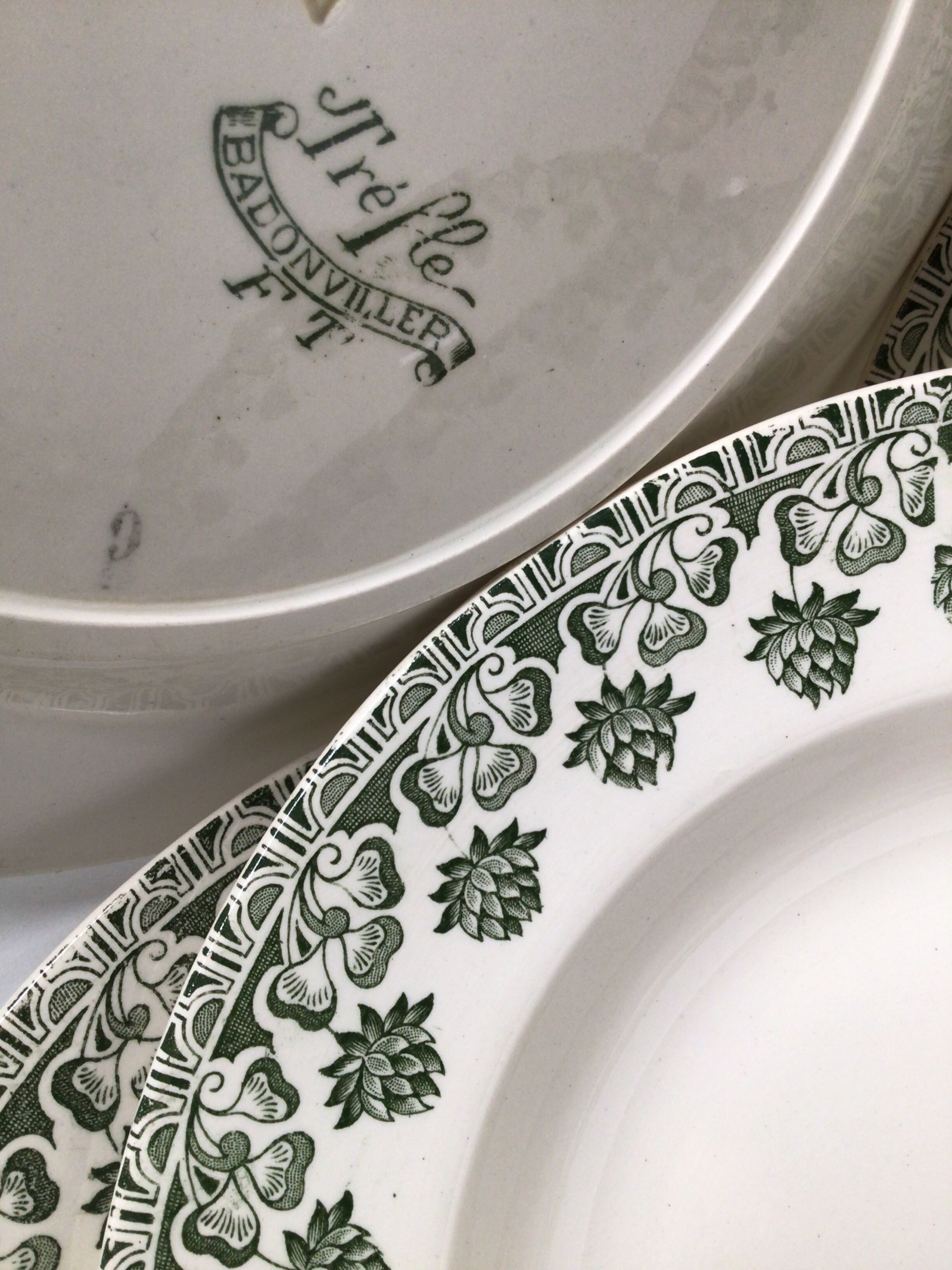 4 assiettes creuses Terre de Fer Badonviller trèfle kaki