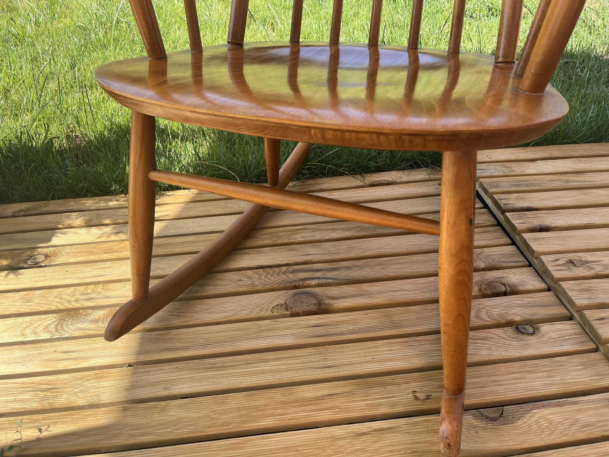 Scandinavian rocking chair , Stol Kamnik