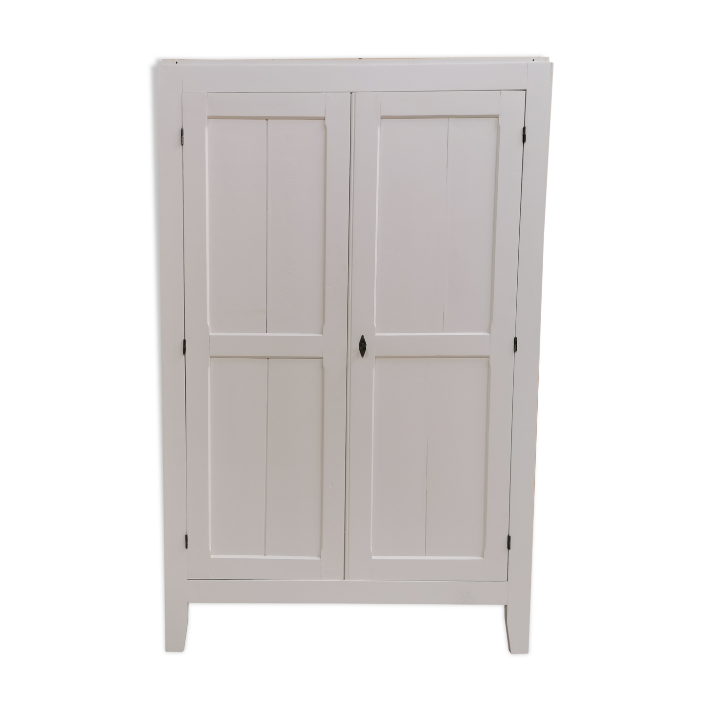 White cabinet