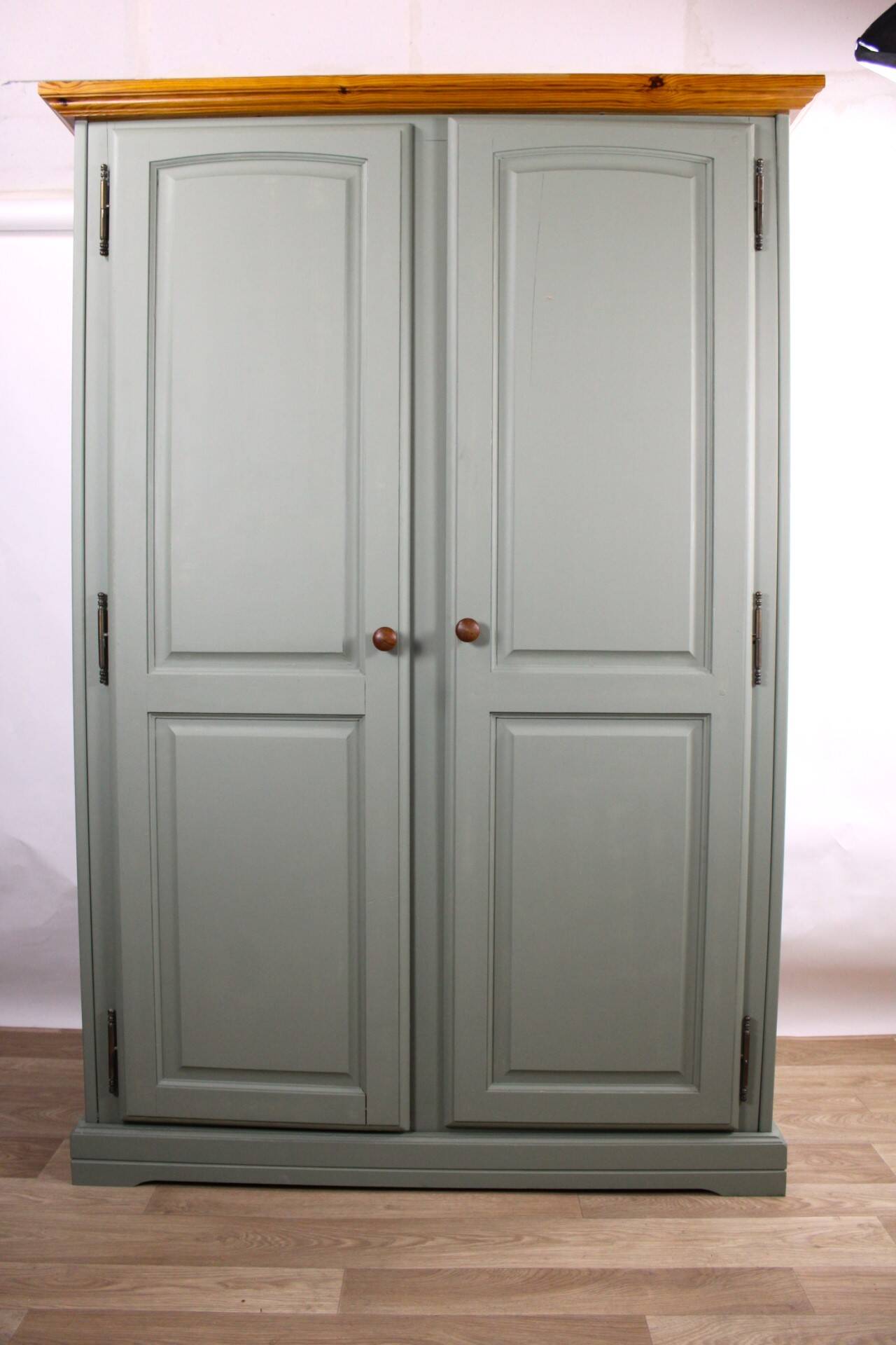 Grande armoire vintage Gautier vert sauge, France, années 60