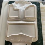 Plat à compartiments vintage en barbotine blanche