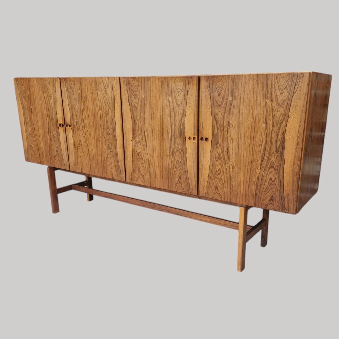 Vintage Scandinavian sideboard in rosewood dlg Arne Vodder
