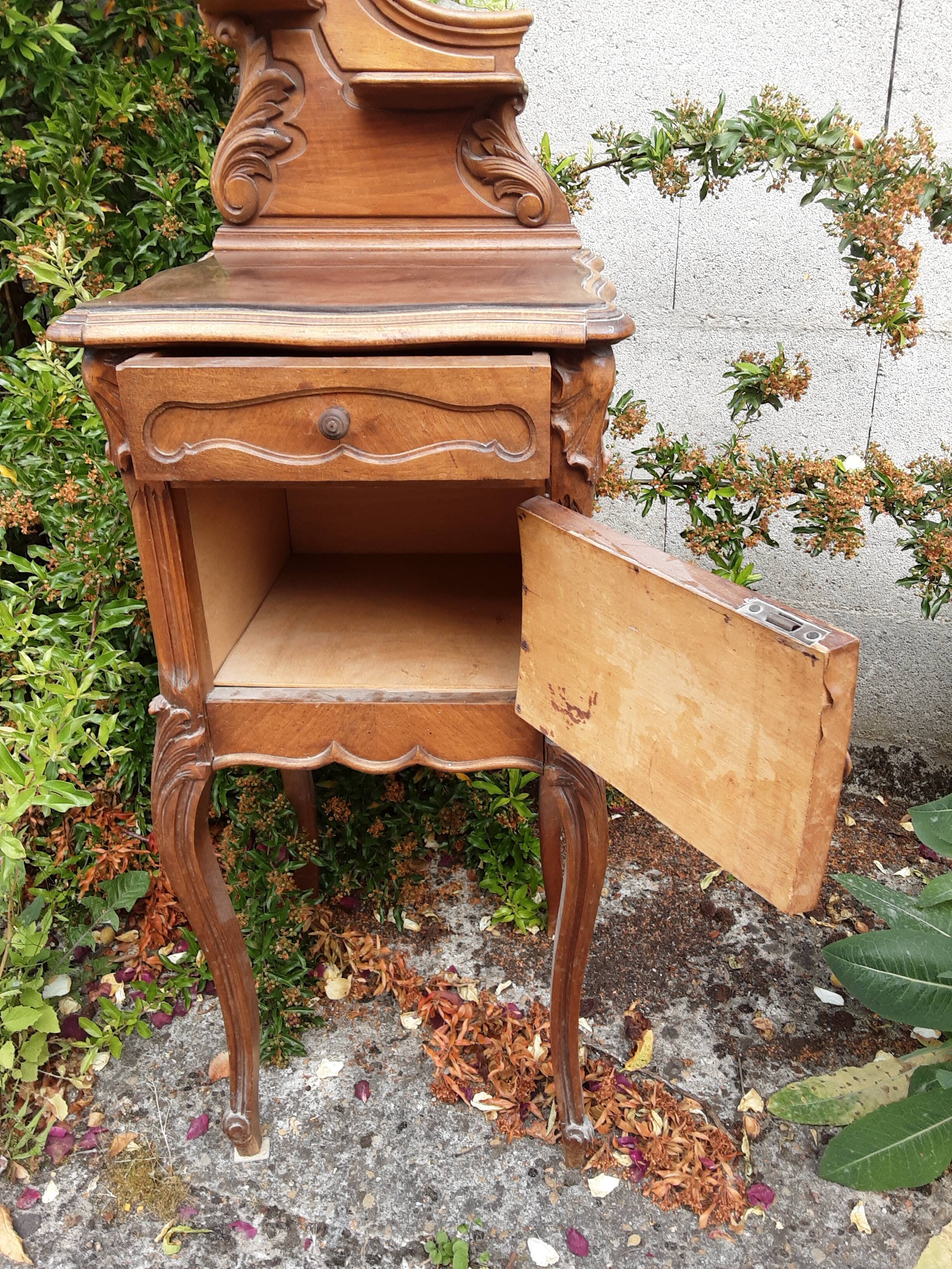 WOODEN BEDSIDE TABLE STYLE LOUIS XV ROCAILLE