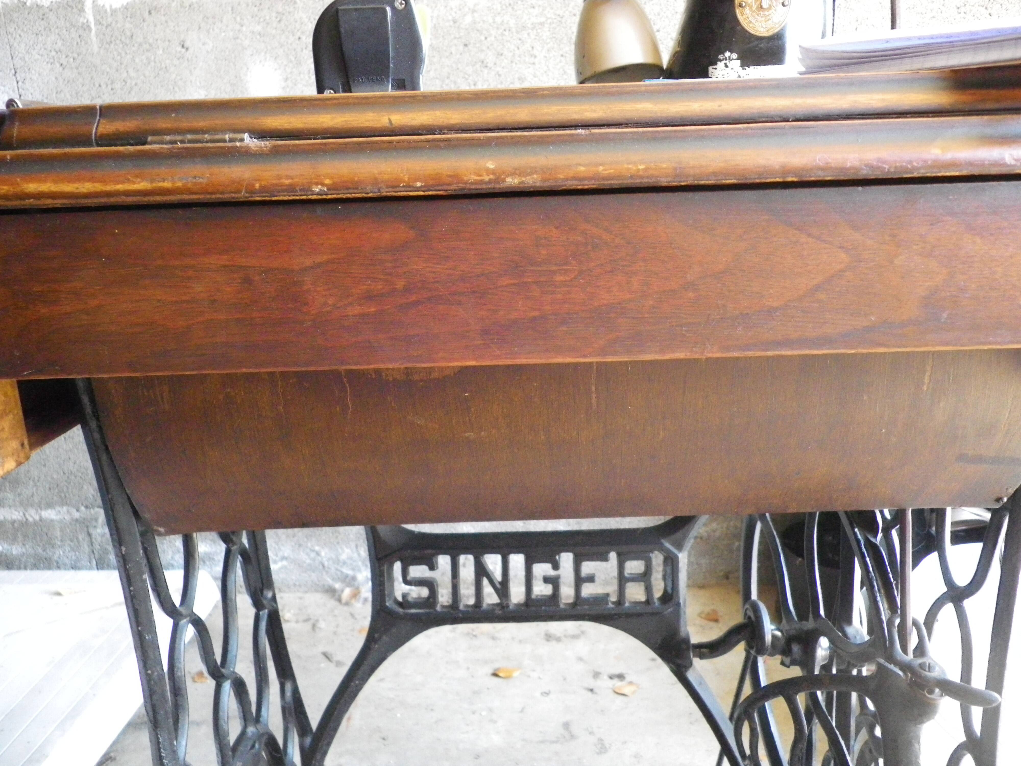 Singer sewing machine, 1928