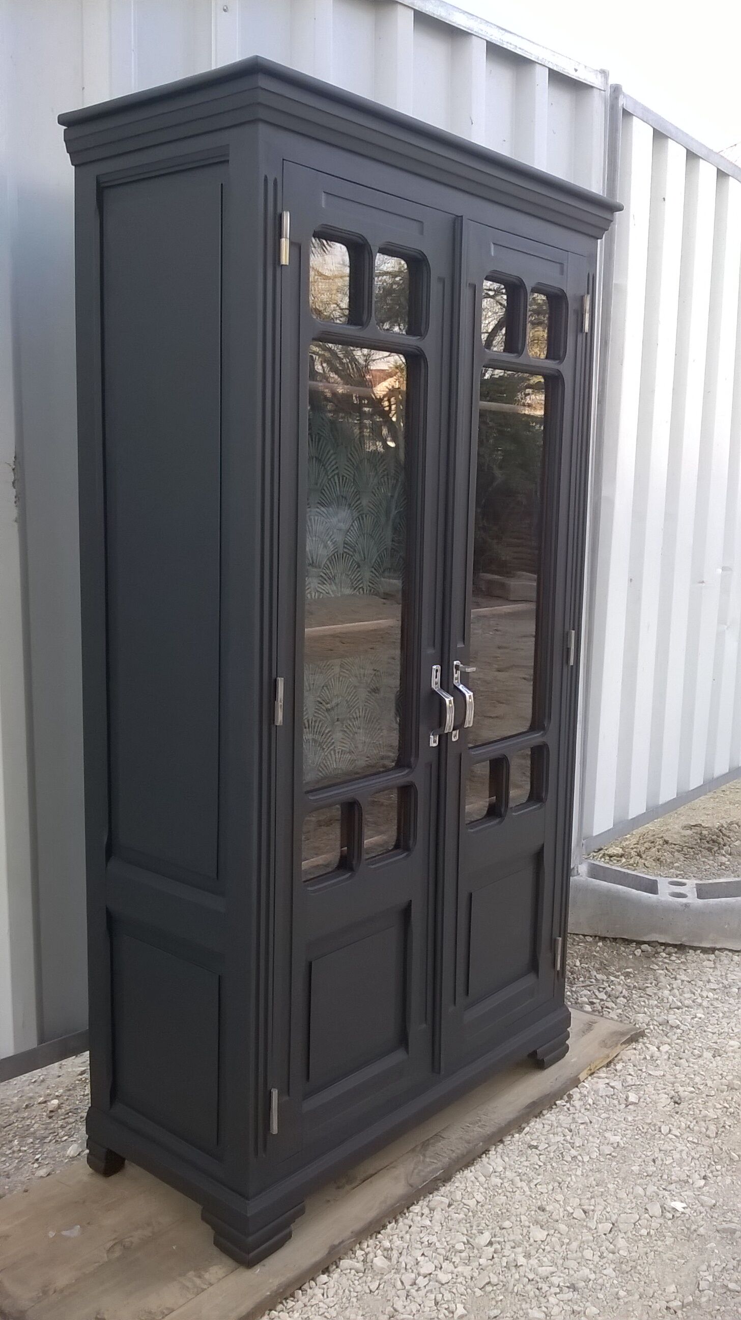 Parisian showcase cabinet 1930