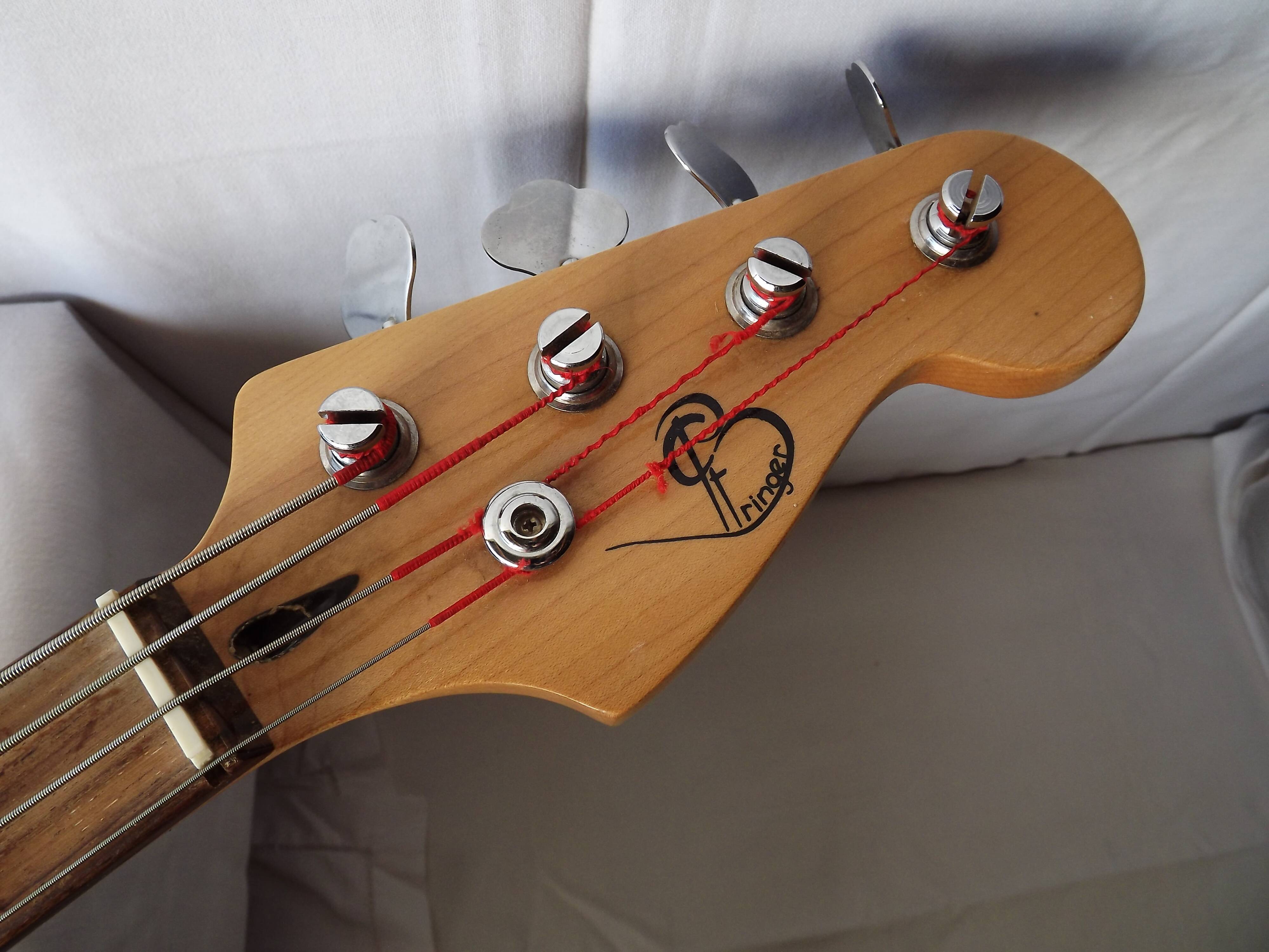 Bass guitar "Stringer"