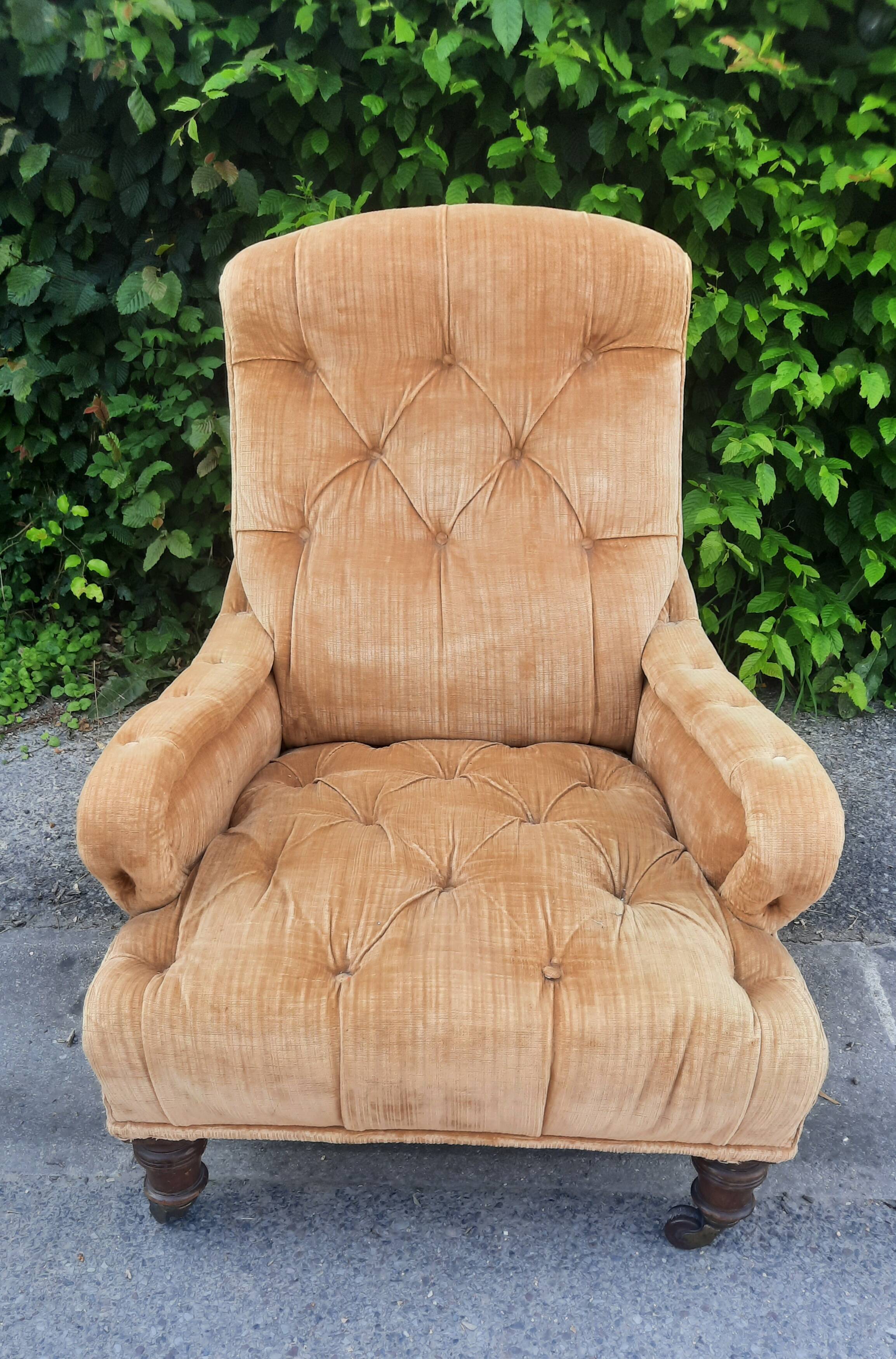 Large padded toad armchair